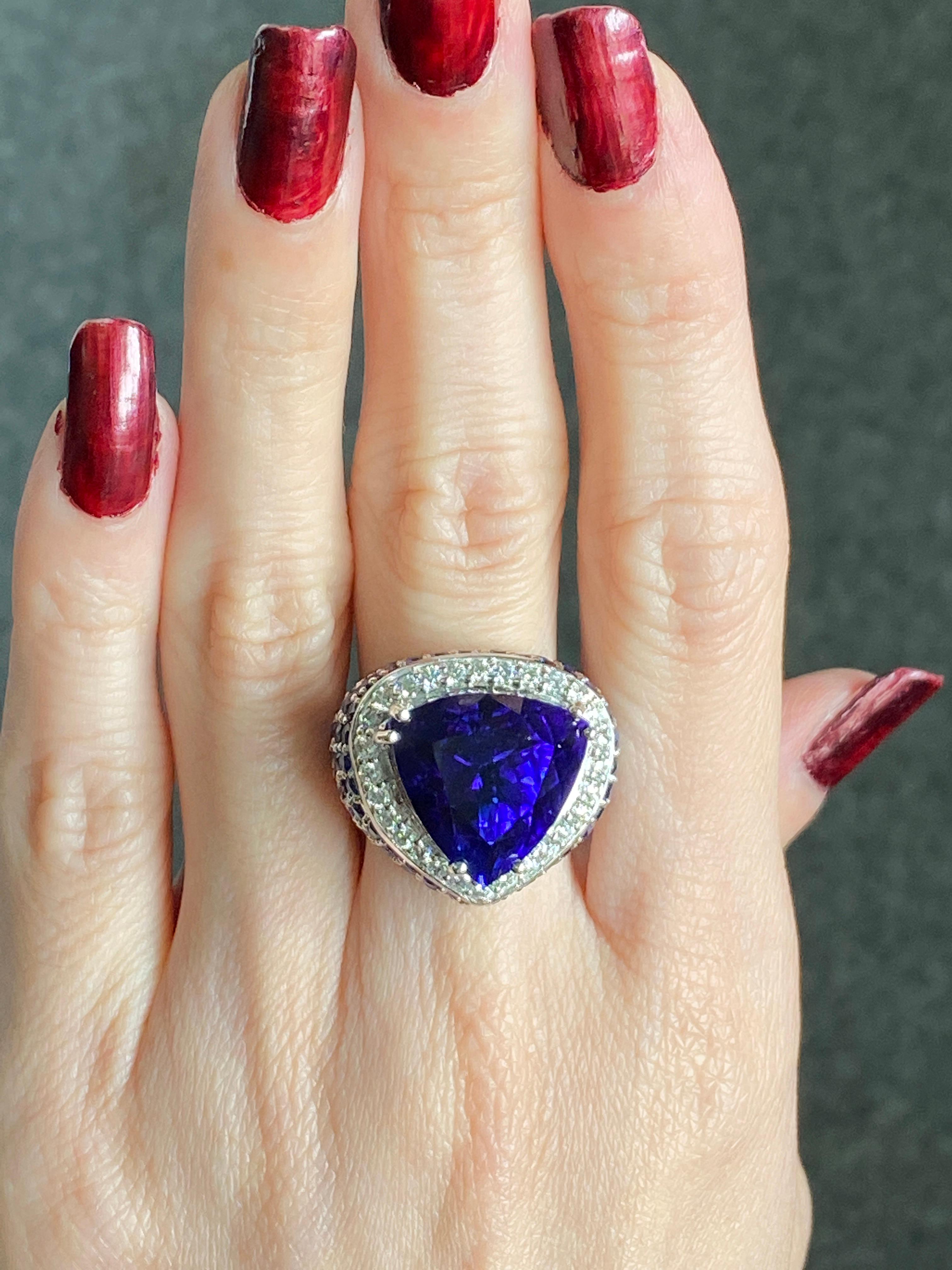 Pear Cut 20.60 Carat Tanzanite and Blue Sapphire Cocktail Ring For Sale