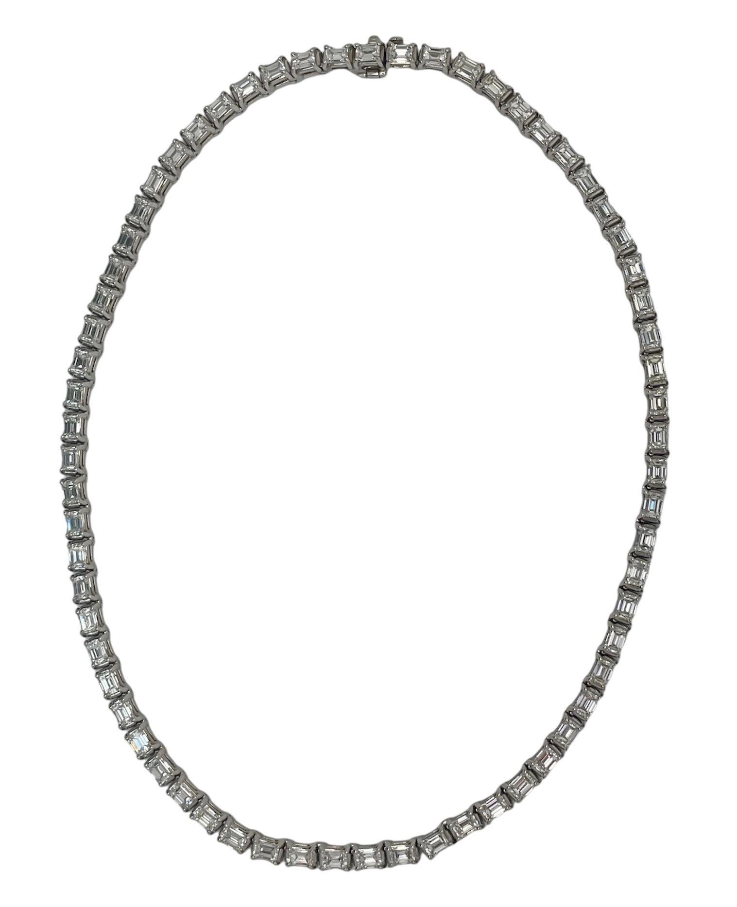 20.64 Carats Emerald Cut Diamond and Platinum Necklace In Excellent Condition For Sale In Chicago, IL