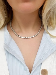 Collier en platine et diamants taille émeraude de 20,64 carats