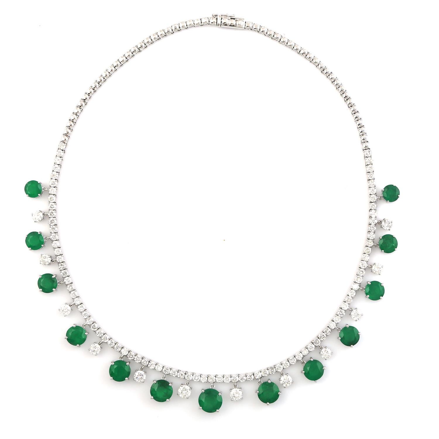 Modern 20.68 Carat Emerald 14 Karat White Gold Diamond Choker Necklace For Sale