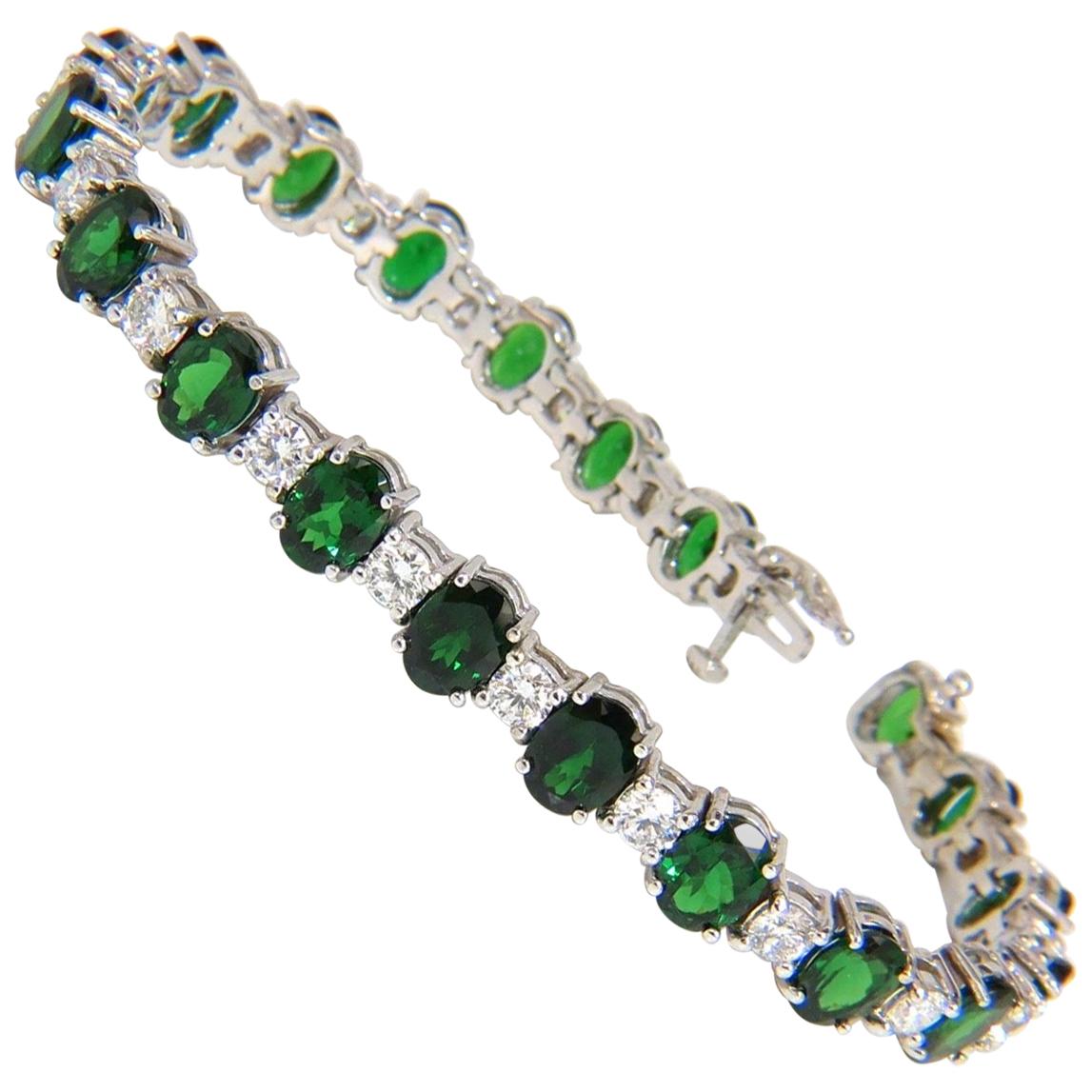 20.68 Carat Natural Tsavorite Diamonds Bracelet 14 Karat Vivid Greens Tennis