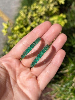 20.69ct Grand Natural Emerald Showcase East West Settings Hoop Earrings