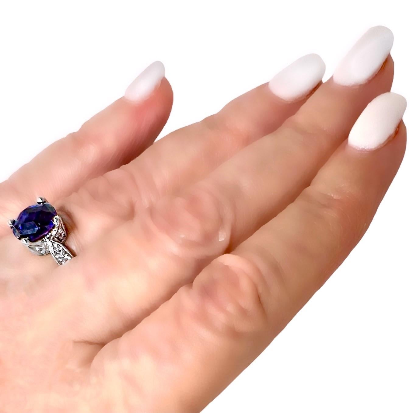 2,06 Karat Farbwechsel Blau-Viskose-Saphir in Weißgold mit Diamantbeschlägen gefasst im Angebot 4
