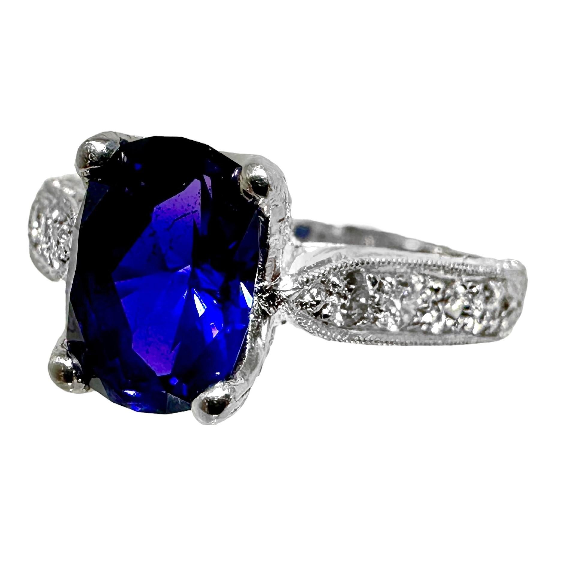 2,06 Karat Farbwechsel Blau-Viskose-Saphir in Weißgold mit Diamantbeschlägen gefasst Damen im Angebot