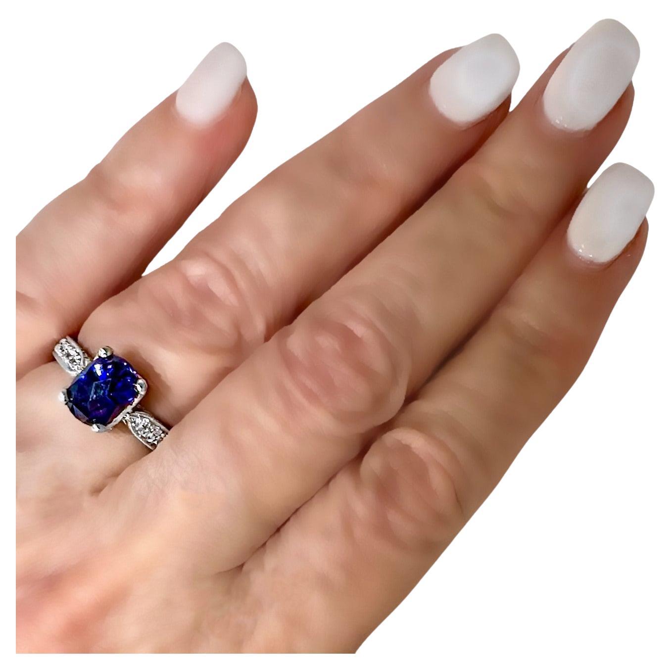 2,06 Karat Farbwechsel Blau-Viskose-Saphir in Weißgold mit Diamantbeschlägen gefasst im Angebot 3