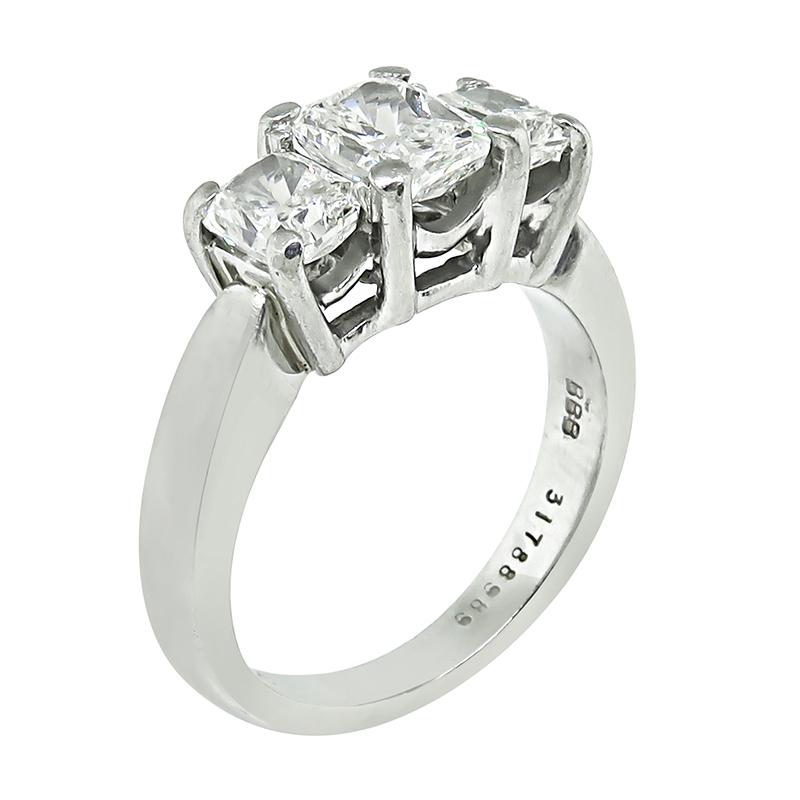 Radiant Cut 2.06ct Diamond Anniversary Ring For Sale
