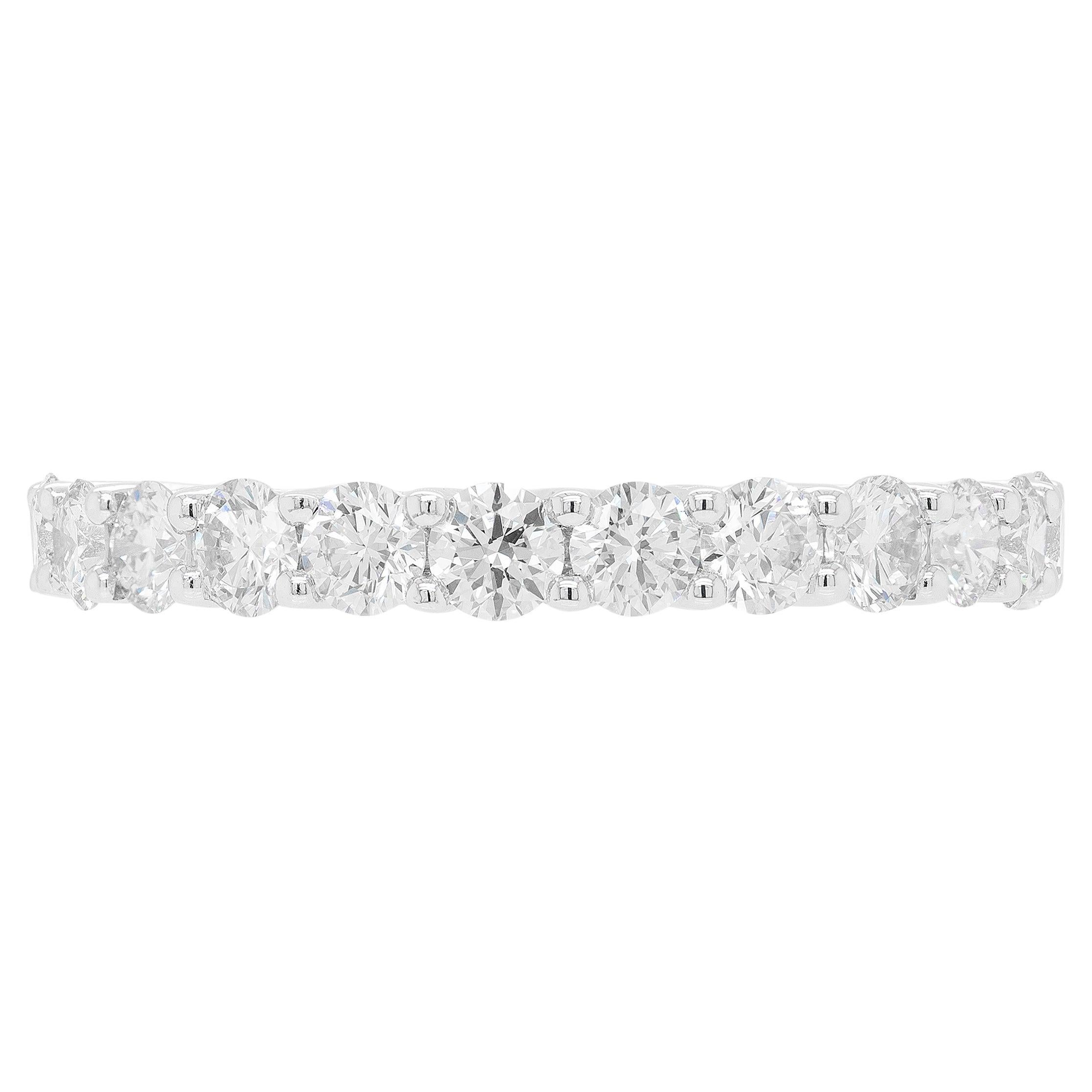 Bague d'éternité en or blanc 18 carats avec diamants taille brillant rond de 2,06 carats en vente