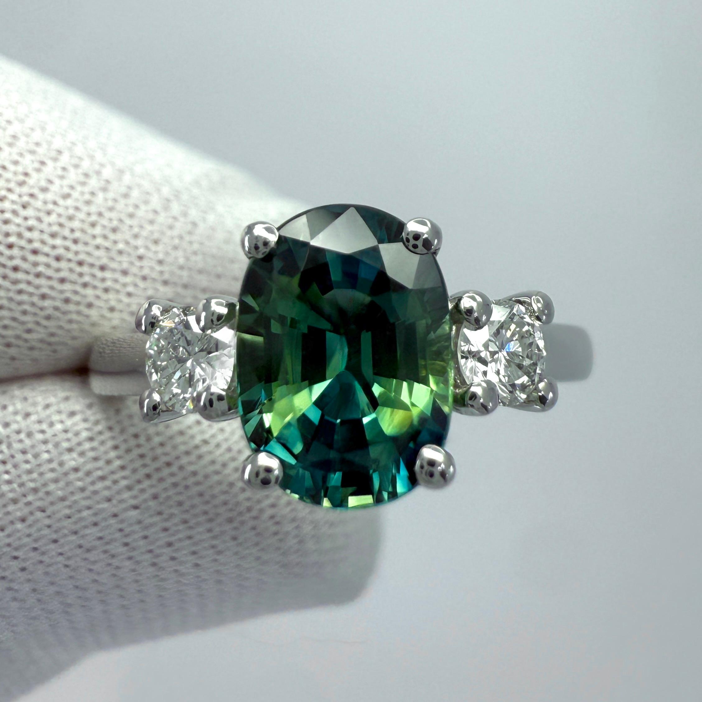 da uomo o donna Anello a tre pietre con zaffiro blu verde acqua e diamante in platino con taglio ovale 2.06ct A. Stone in vendita