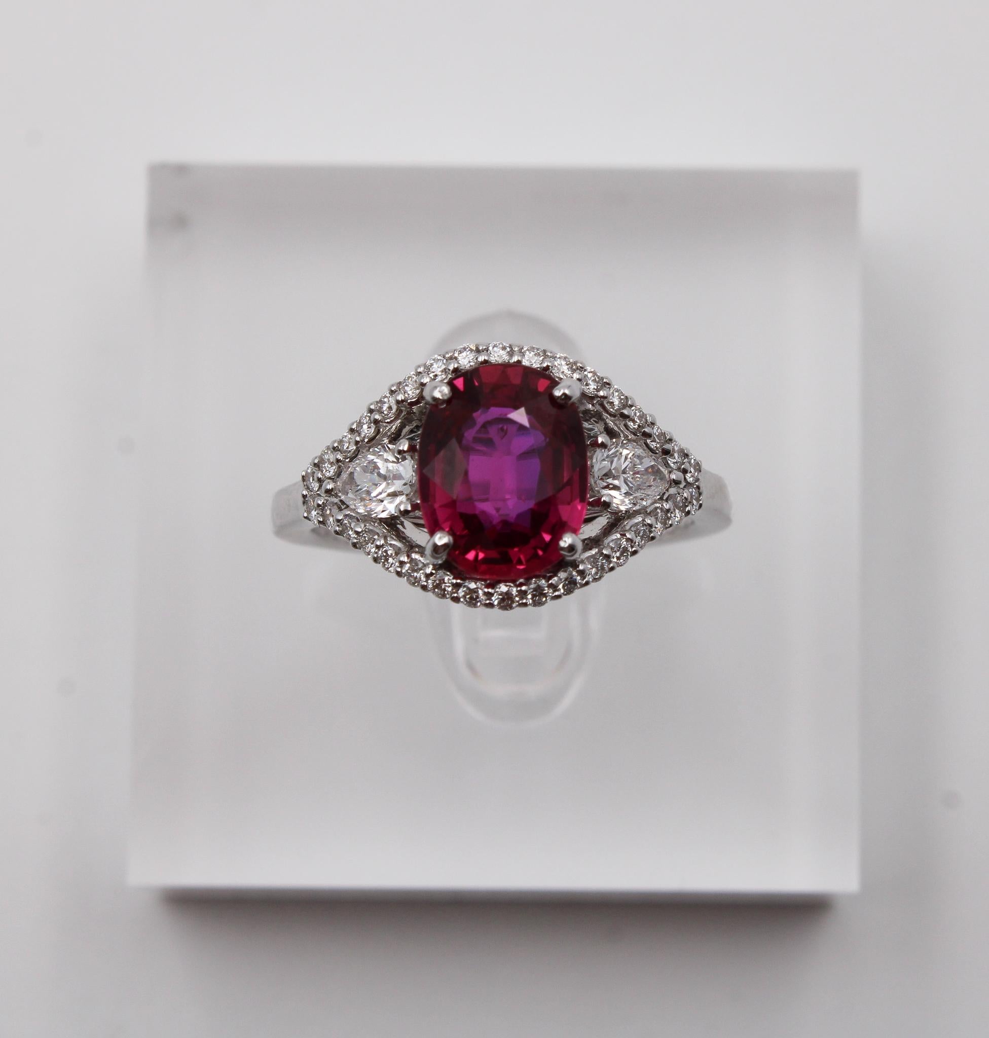 2.06ct Unheated Mozambique Ruby and Diamond Ring in 18k White Gold, GRS Certifie in vendita 1