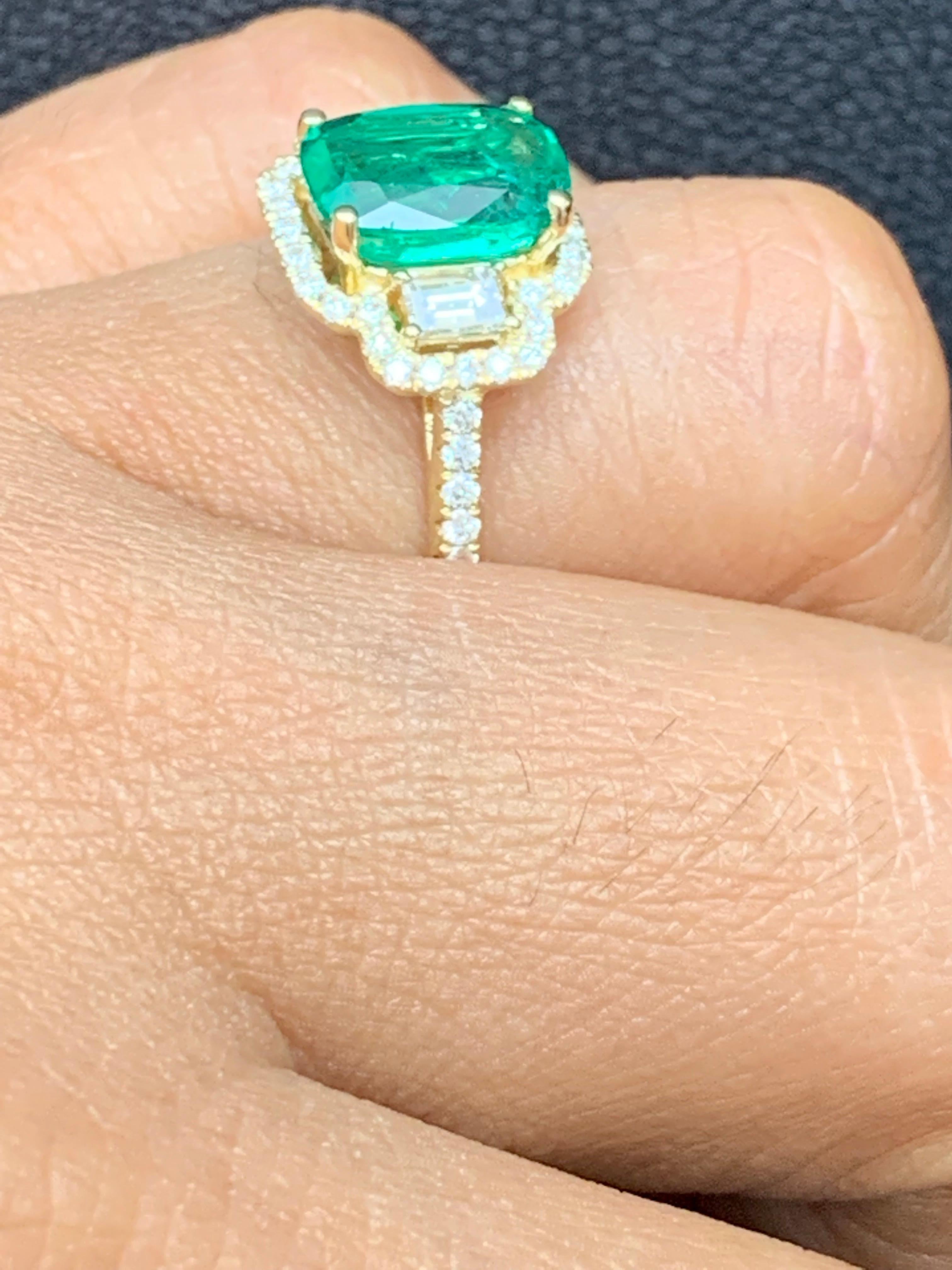 2.07 Carat Cushion Cut Emerald and Diamond Engagement Ring in 18K Yellow Gold For Sale 11