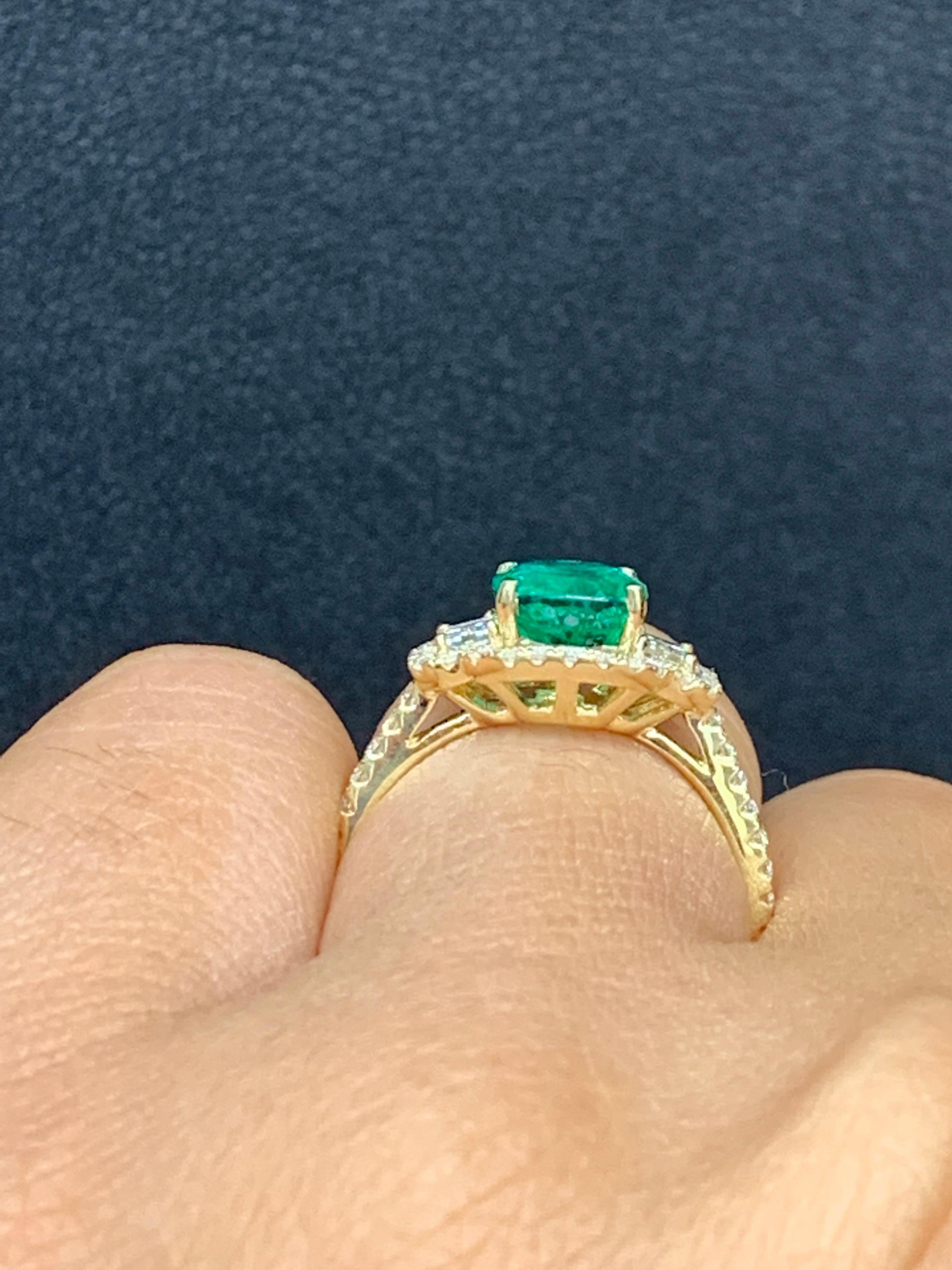 2.07 Carat Cushion Cut Emerald and Diamond Engagement Ring in 18K Yellow Gold In New Condition For Sale In NEW YORK, NY