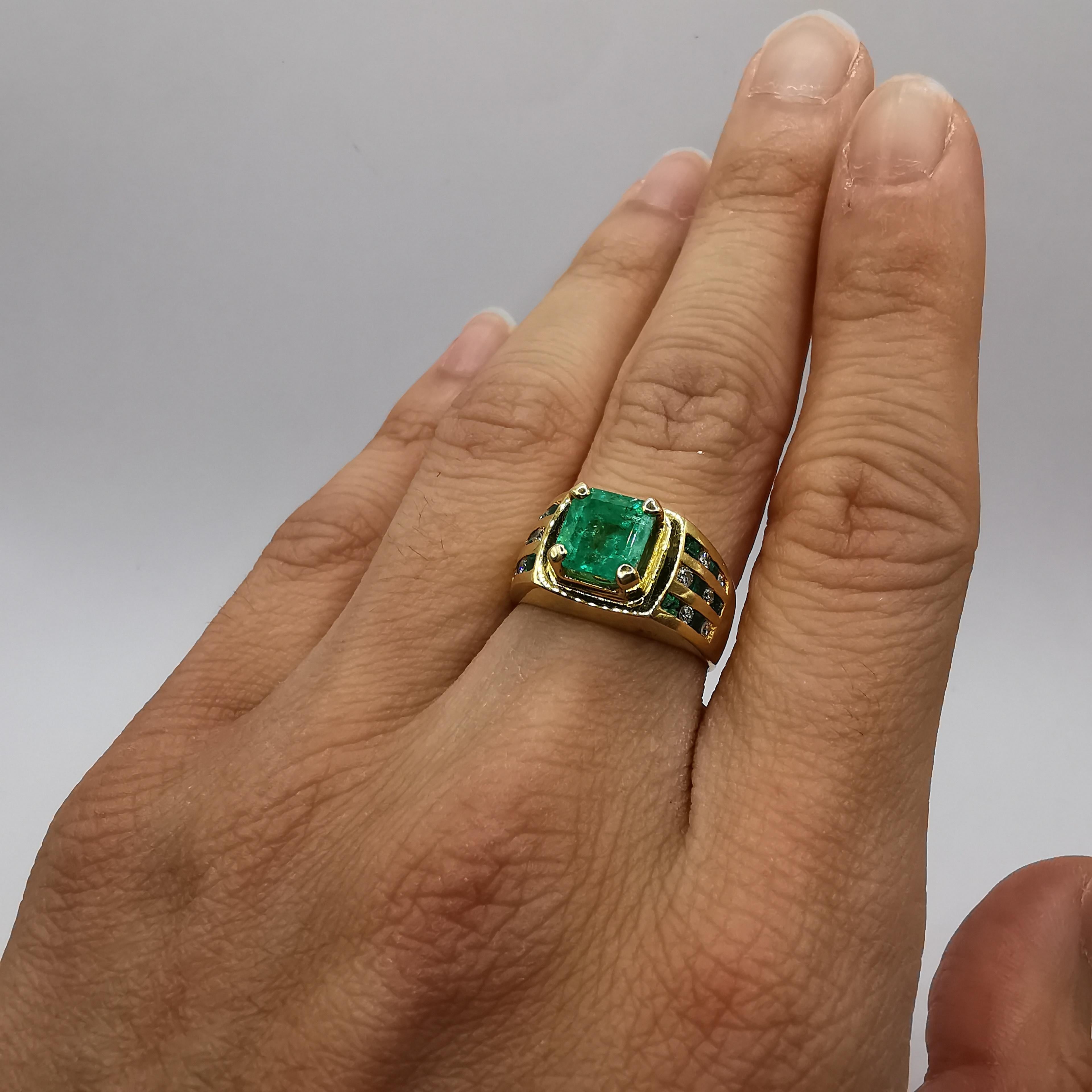 2.07 Carat Emerald Cut Emerald & Diamond Art Deco Men's Ring in 18K Yellow Gold For Sale 4