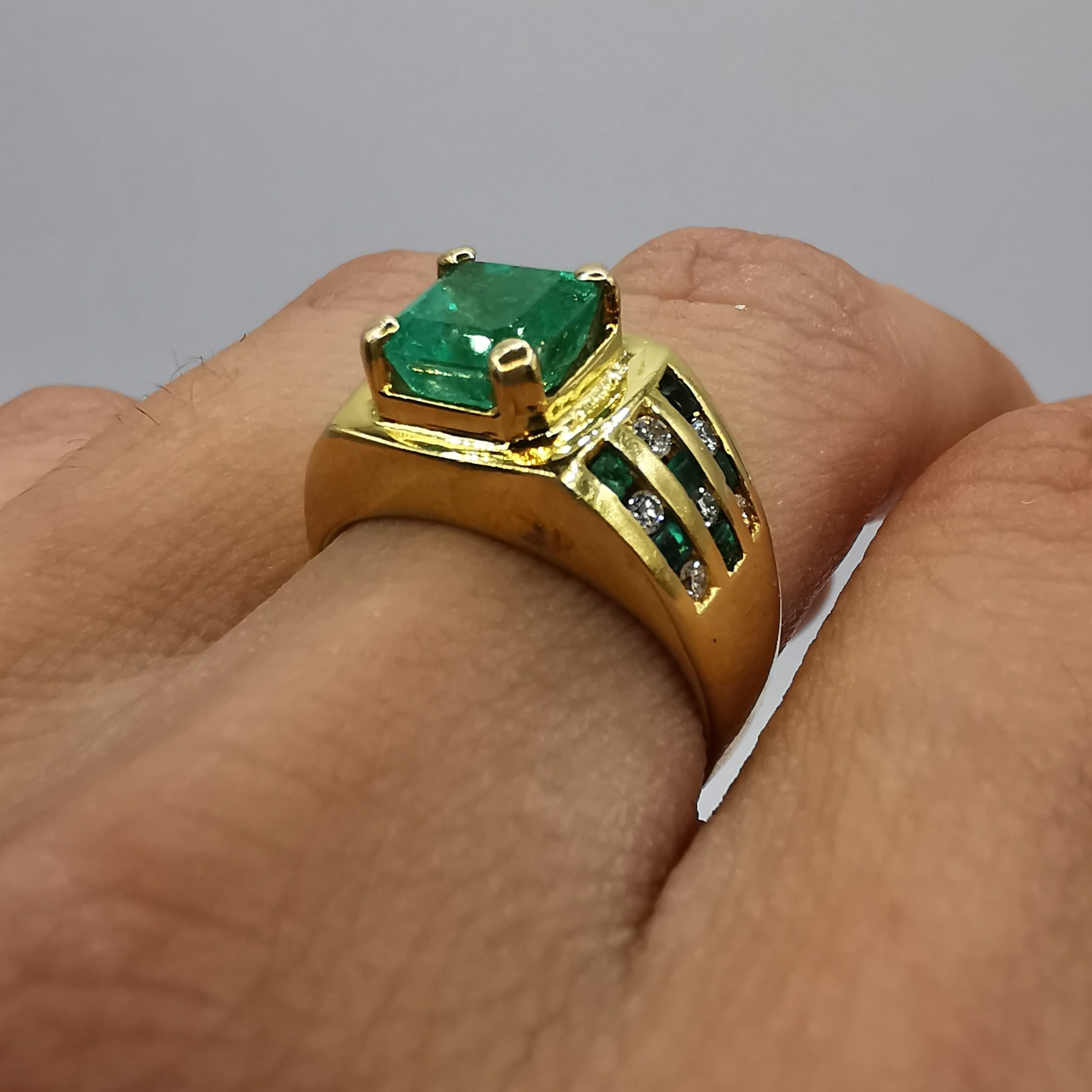 2.07 Carat Emerald Cut Emerald & Diamond Art Deco Men's Ring in 18K Yellow Gold For Sale 5