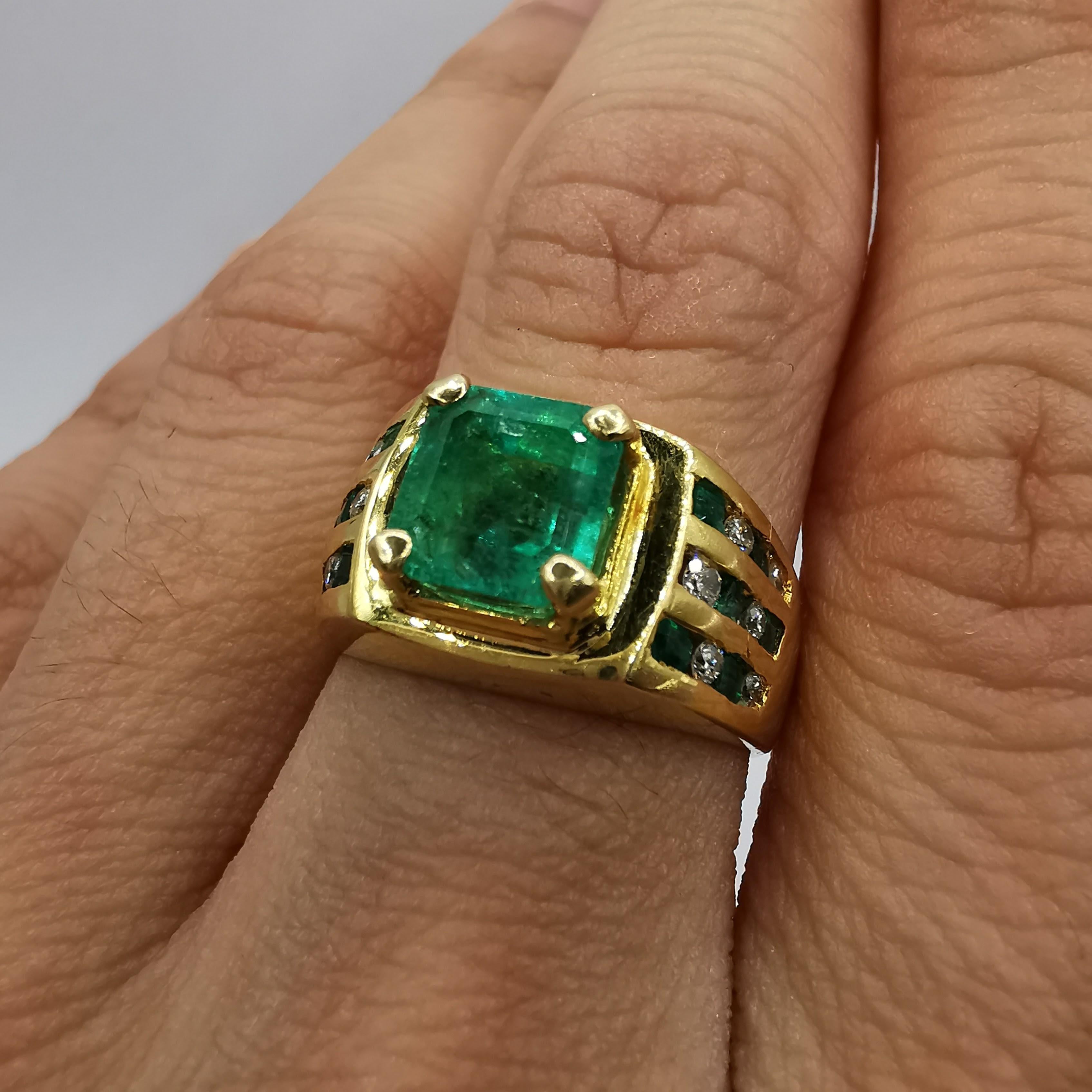 2.07 Carat Emerald Cut Emerald & Diamond Art Deco Men's Ring in 18K Yellow Gold For Sale 6
