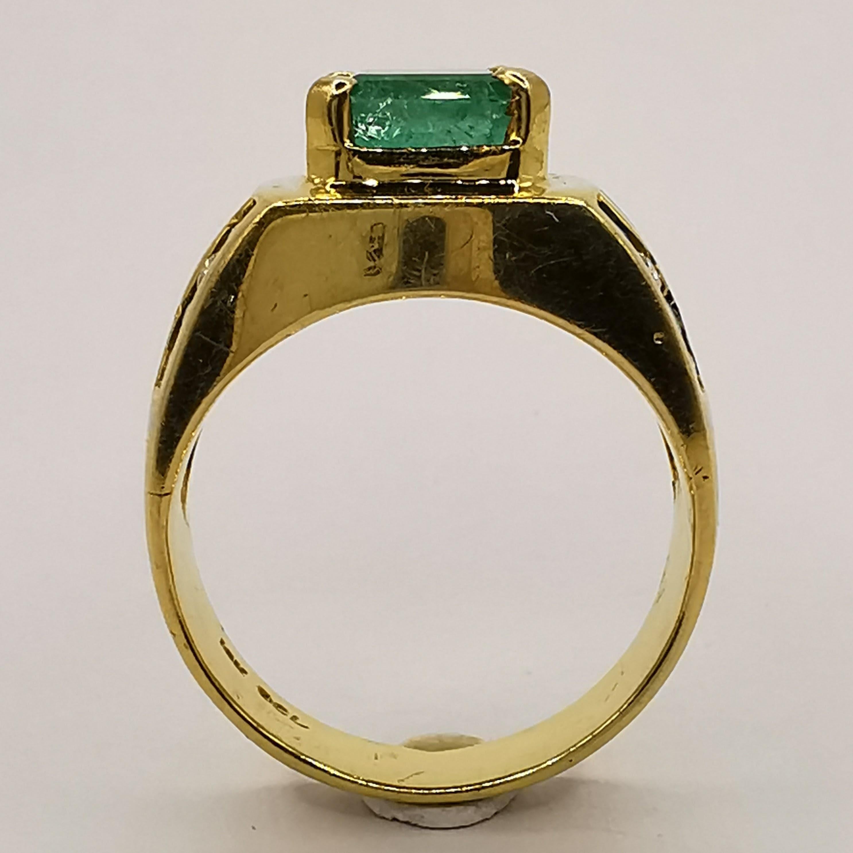 Women's or Men's 2.07 Carat Emerald Cut Emerald & Diamond Art Deco Men's Ring in 18K Yellow Gold For Sale