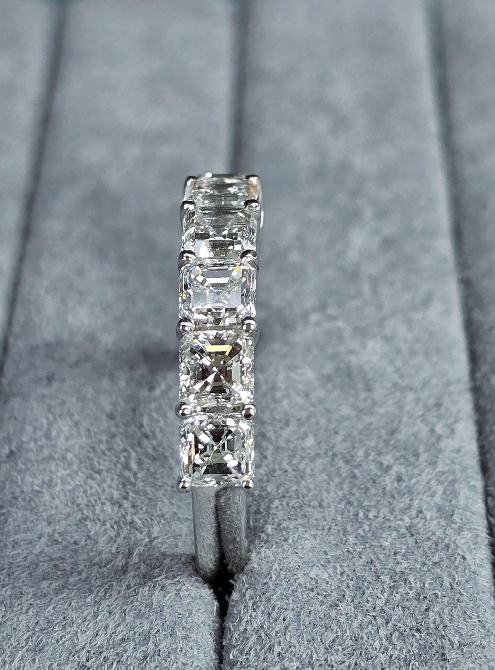 Anello con diamante da 2,07 carati di colore G VVS - purezza VS in vendita 6