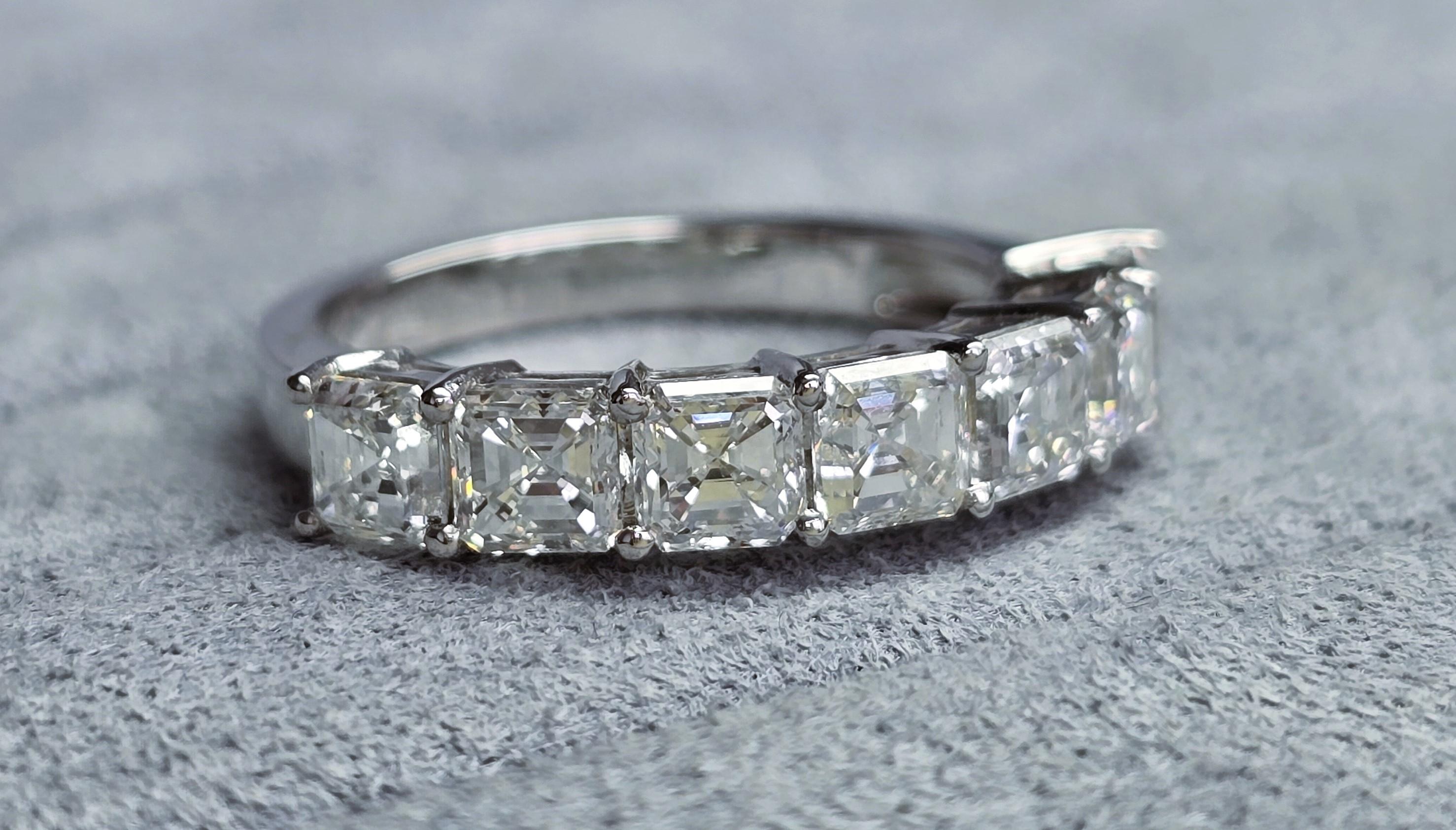 da uomo o donna Anello con diamante da 2,07 carati di colore G VVS - purezza VS in vendita