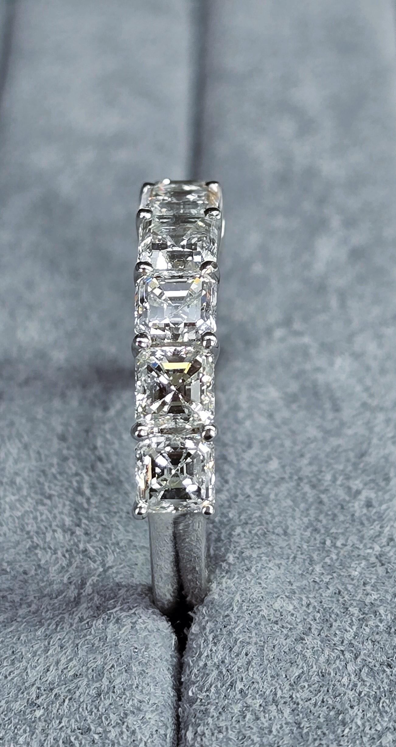 Anello con diamante da 2,07 carati di colore G VVS - purezza VS in vendita 2