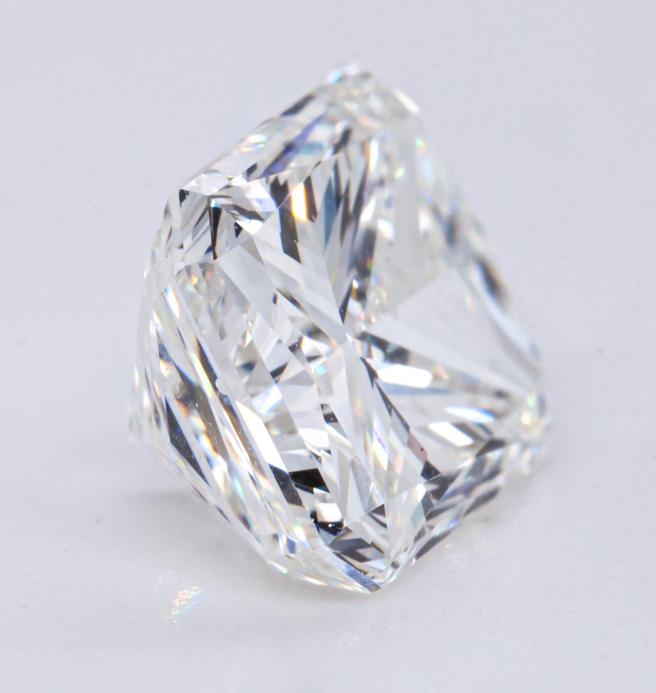 Women's or Men's 2.07 Carat Loose H /SI1 Radiant Cut Diamond GIA Certified For Sale
