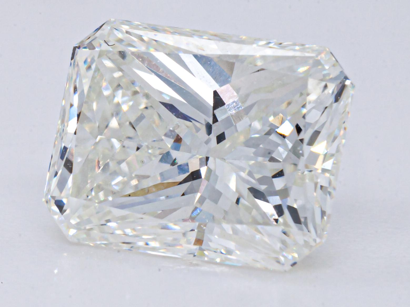 2.07 Carat Loose H /SI1 Radiant Cut Diamond GIA Certified For Sale 2