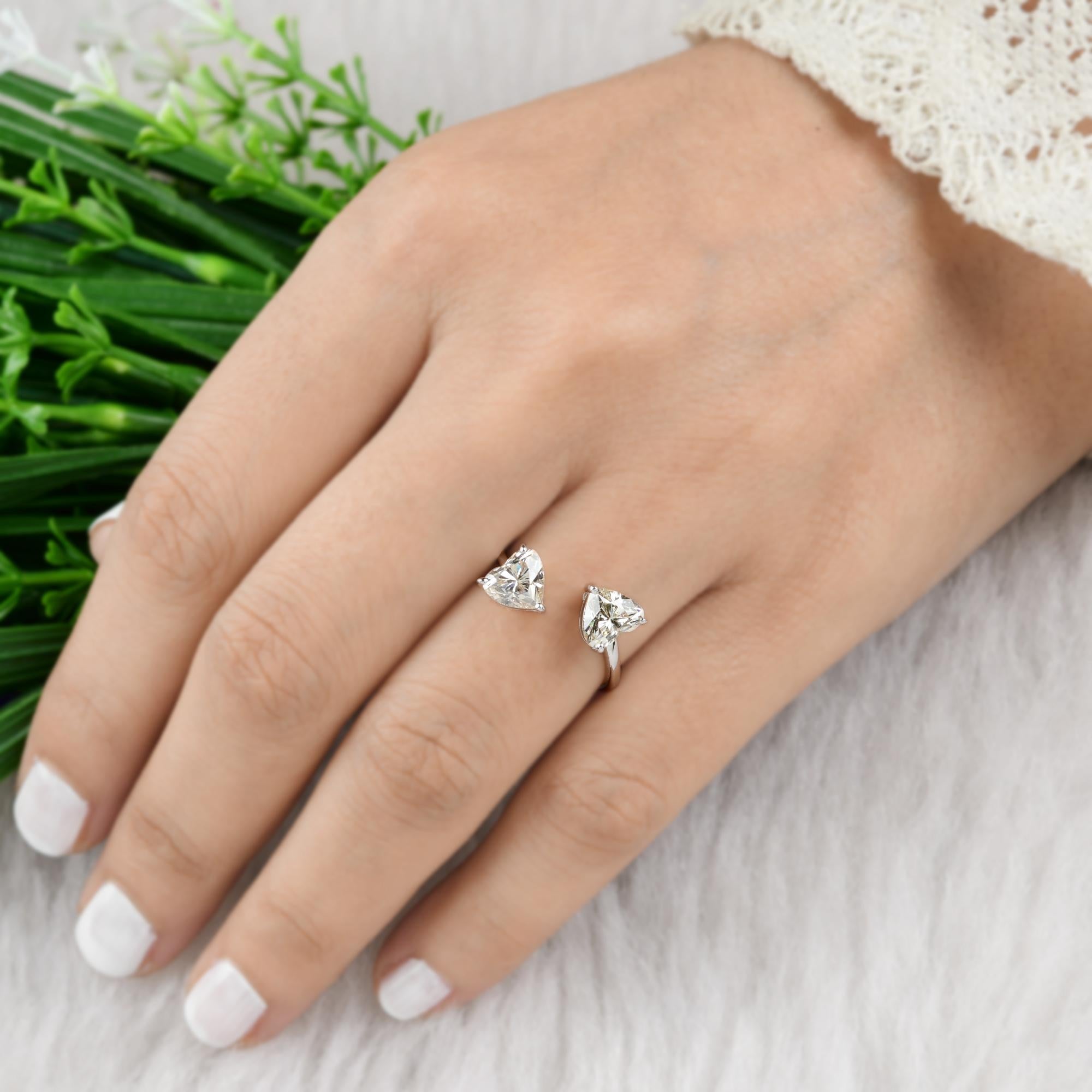 Moderno 2,07 Carati SI Chiarezza HI Colore Anello da polso con diamante a cuore Oro bianco 18 carati in vendita