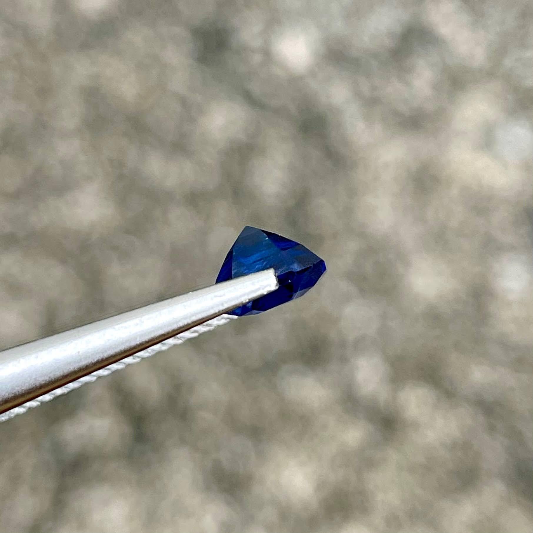 2,07 quilates Zafiro Azul Piedra Talla Esmeralda Natural Gema de Sri Lanka Corte esmeralda en venta