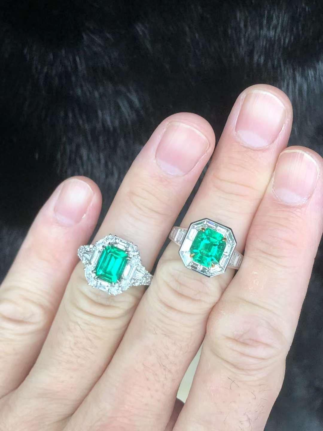 Emerald Cut 2.07 Carats Muzo Green Columbian Emerald Ring, Minor Oil For Sale