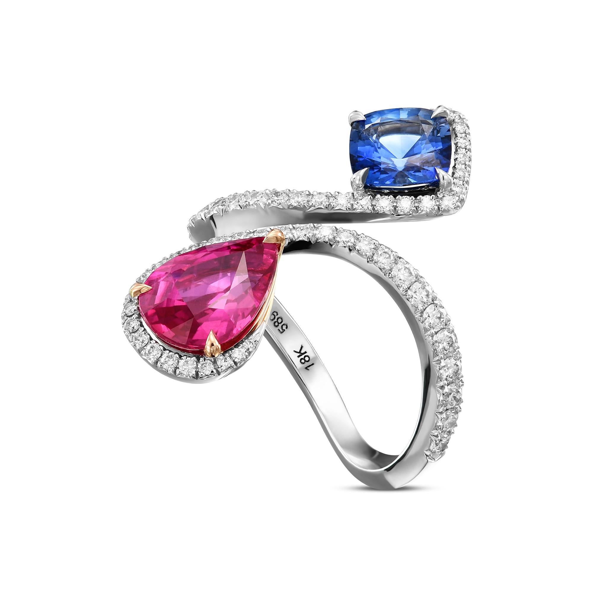 Moderne 2.07 cts Certified Ruby, Blue Sapphire and Diamond Two-stone Crossover Ring (bague croisée à deux pierres) en vente