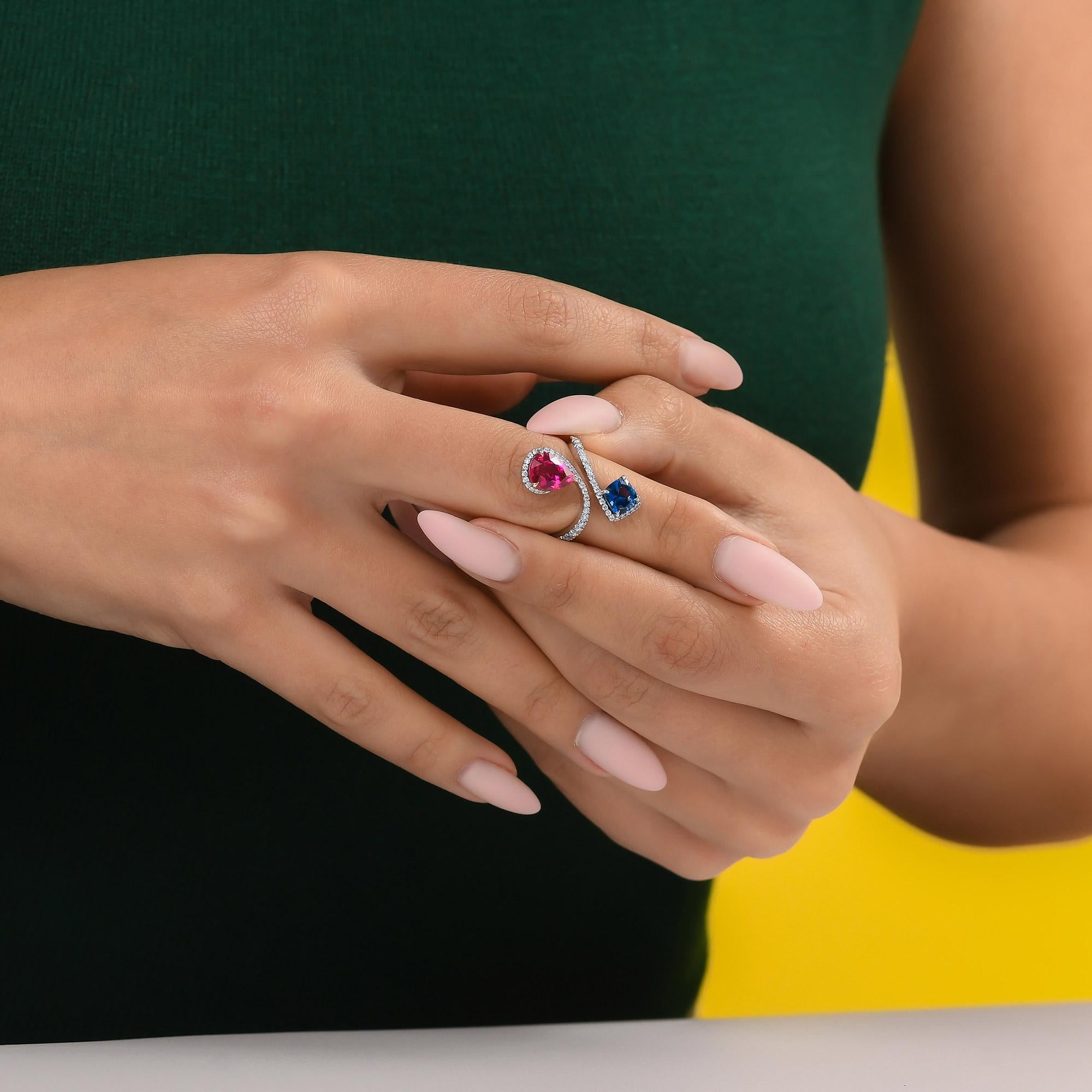 2.07 cts Certified Ruby, Blue Sapphire and Diamond Two-stone Crossover Ring (bague croisée à deux pierres) Neuf - En vente à New York, NY