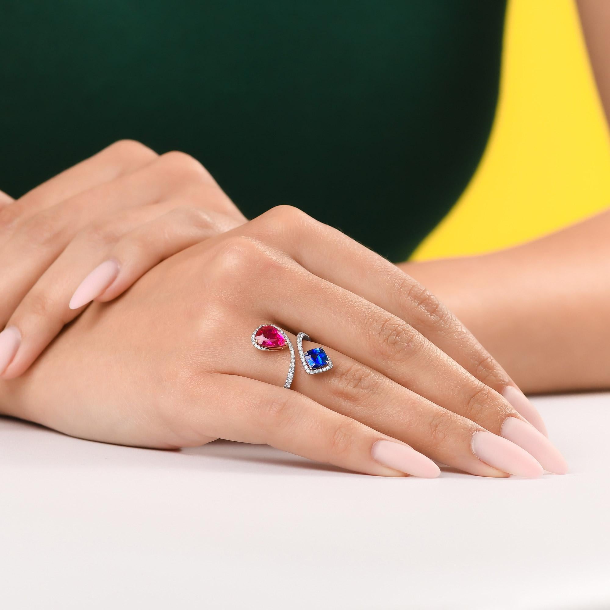 2.07 cts Certified Ruby, Blue Sapphire and Diamond Two-stone Crossover Ring (bague croisée à deux pierres) Pour femmes en vente