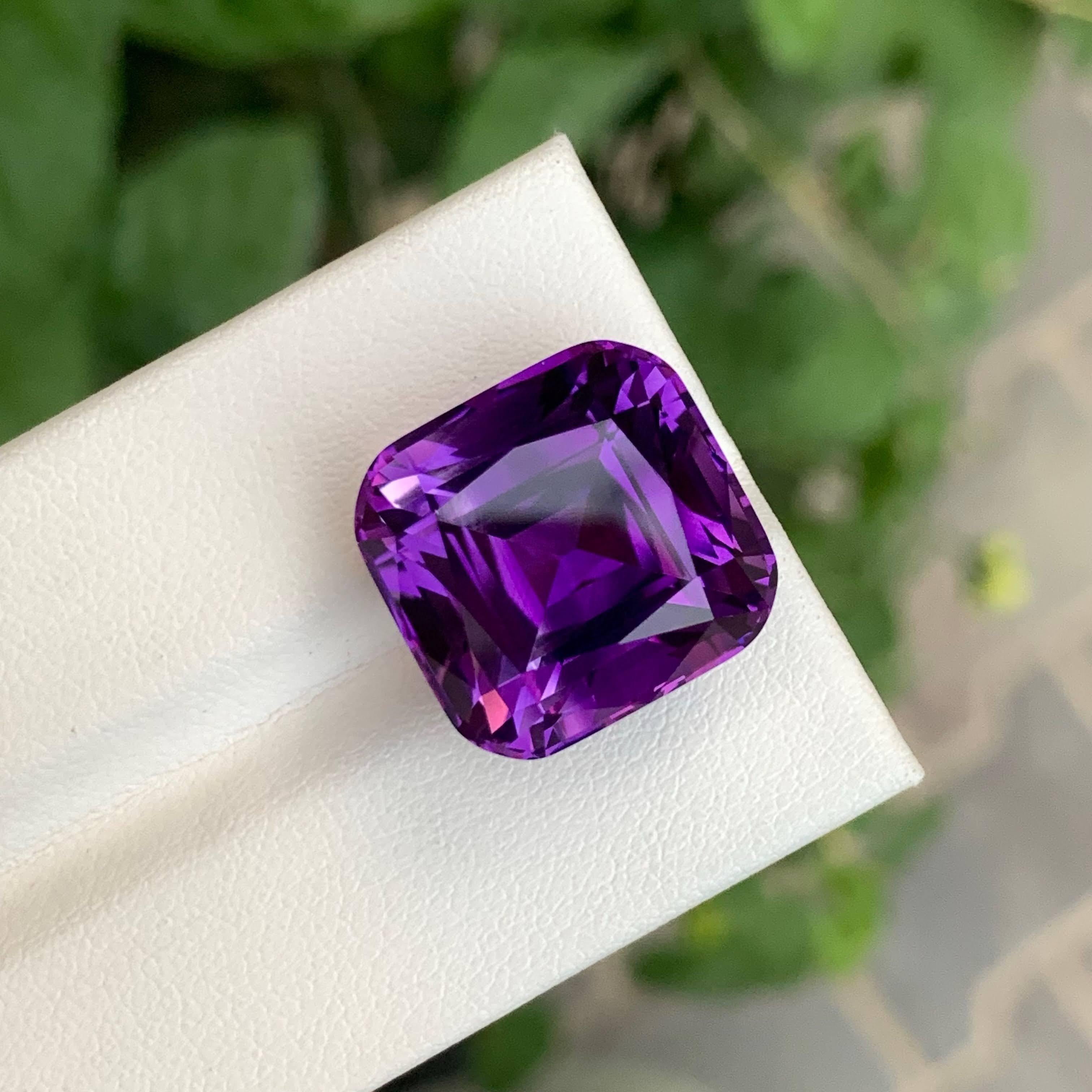 20.70 Carat Natural Loose Royal Purple Color Amethyst Cushion Cut Brazilian Gems en vente 5