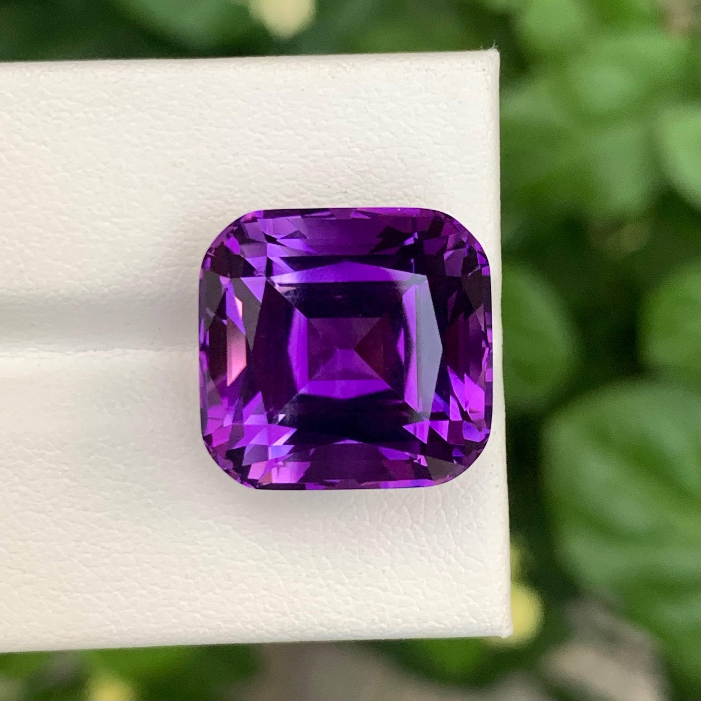 Poids 20,70 carats
Dimensions 16.1x15.4x12.6mm
Traitement Aucun
Origine Brésil
Loupe de clarté Nettoyer
Forme Coupe Coussin fantaisie
NA



Cette magnifique améthyste naturelle de 20,70 carats présente une luxueuse teinte pourpre royal d'une grande