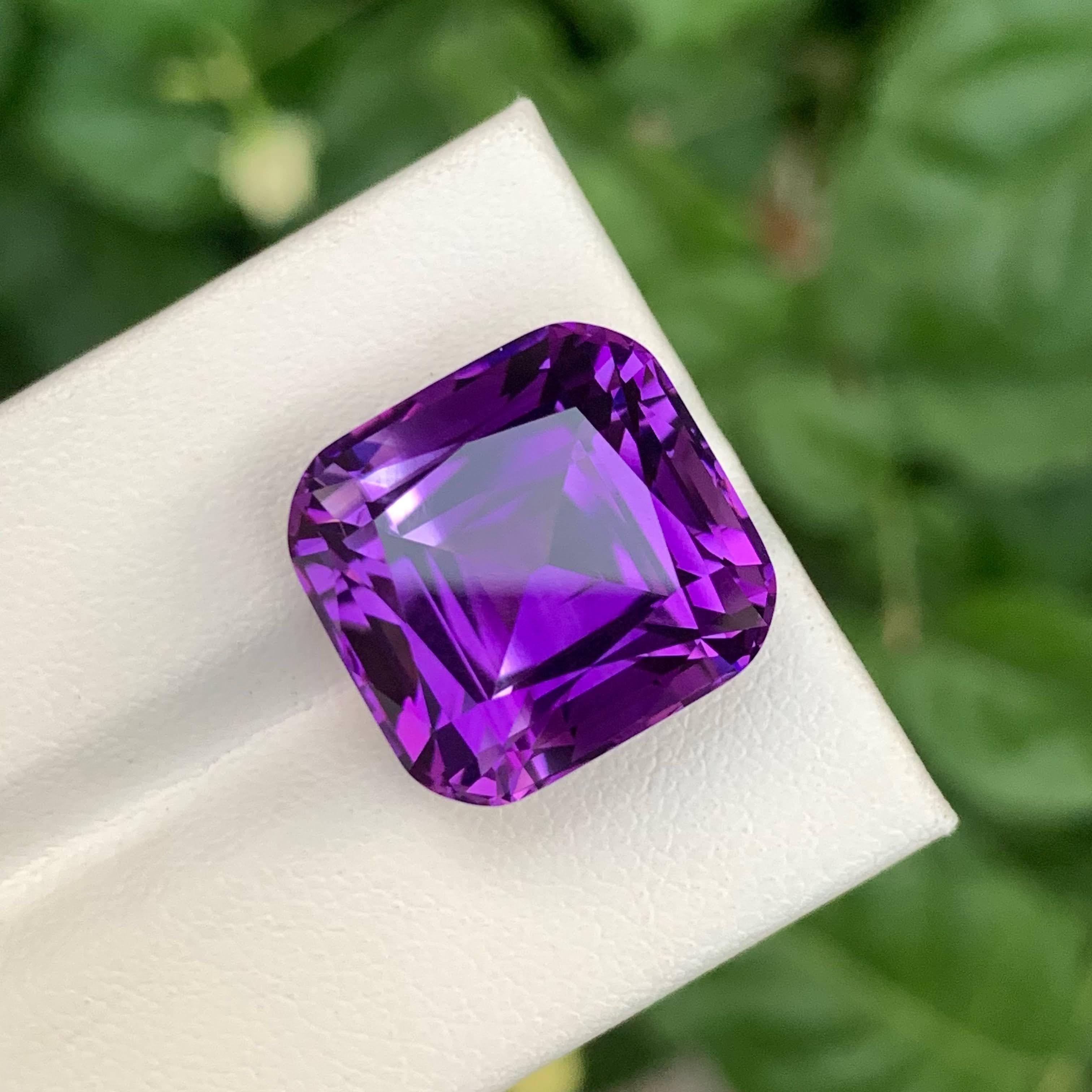 20.70 Carat Natural Loose Royal Purple Color Amethyst Cushion Cut Brazilian Gems en vente 1