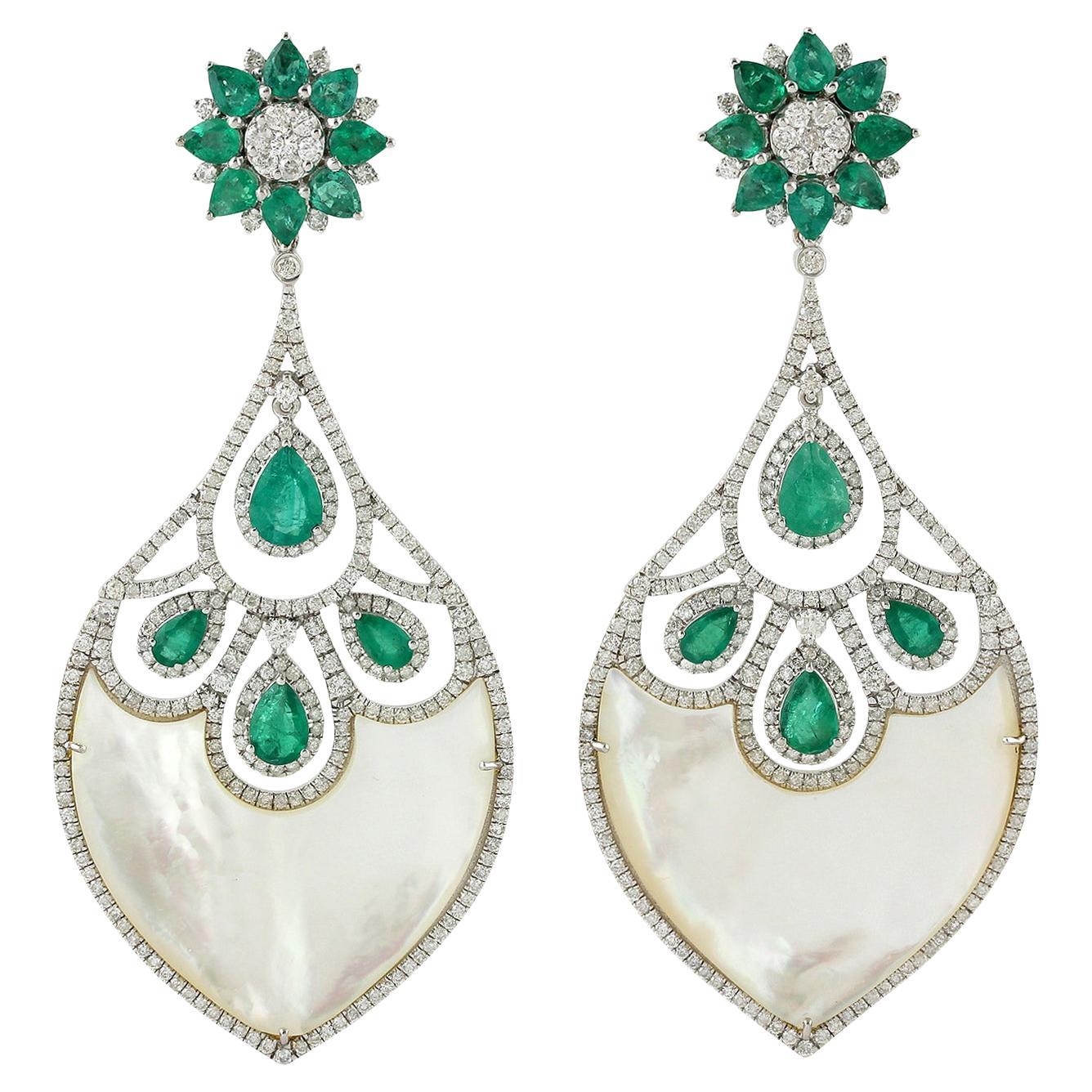 20.70ct Pearl Dangle Earrings With Emerald & Diamonds Made In 18k White Gold For Sale