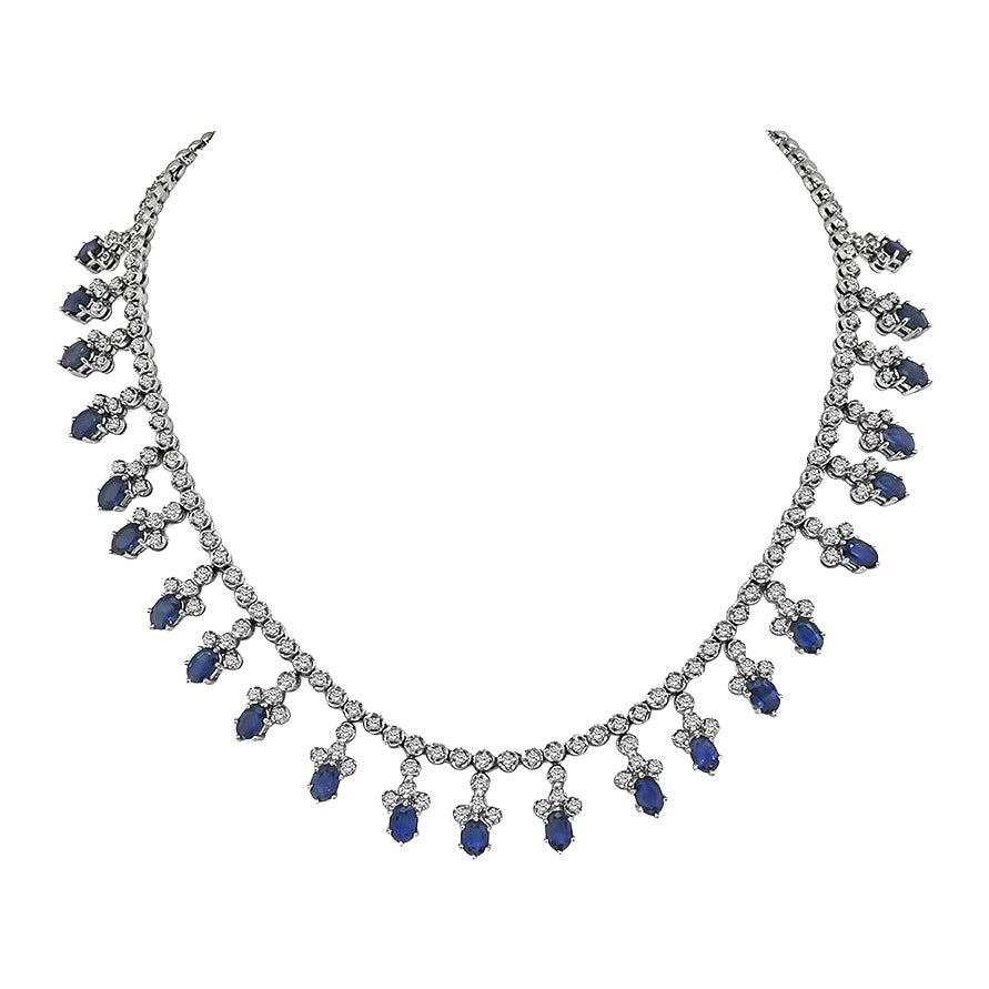 Collar de oro blanco de 18k con un zafiro de 20,70 ct y un diamante de 4,00 ct en venta
