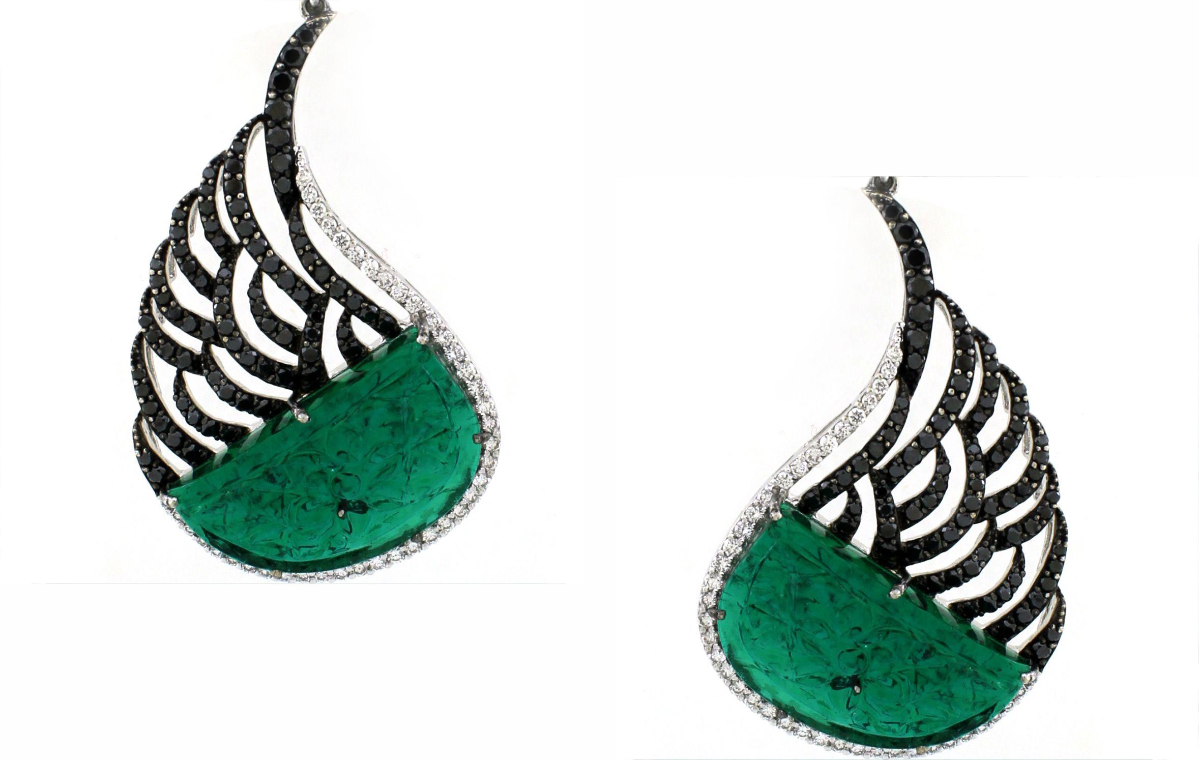 Modern 20.73 carats of Emerald Feather Inspired Earrings For Sale