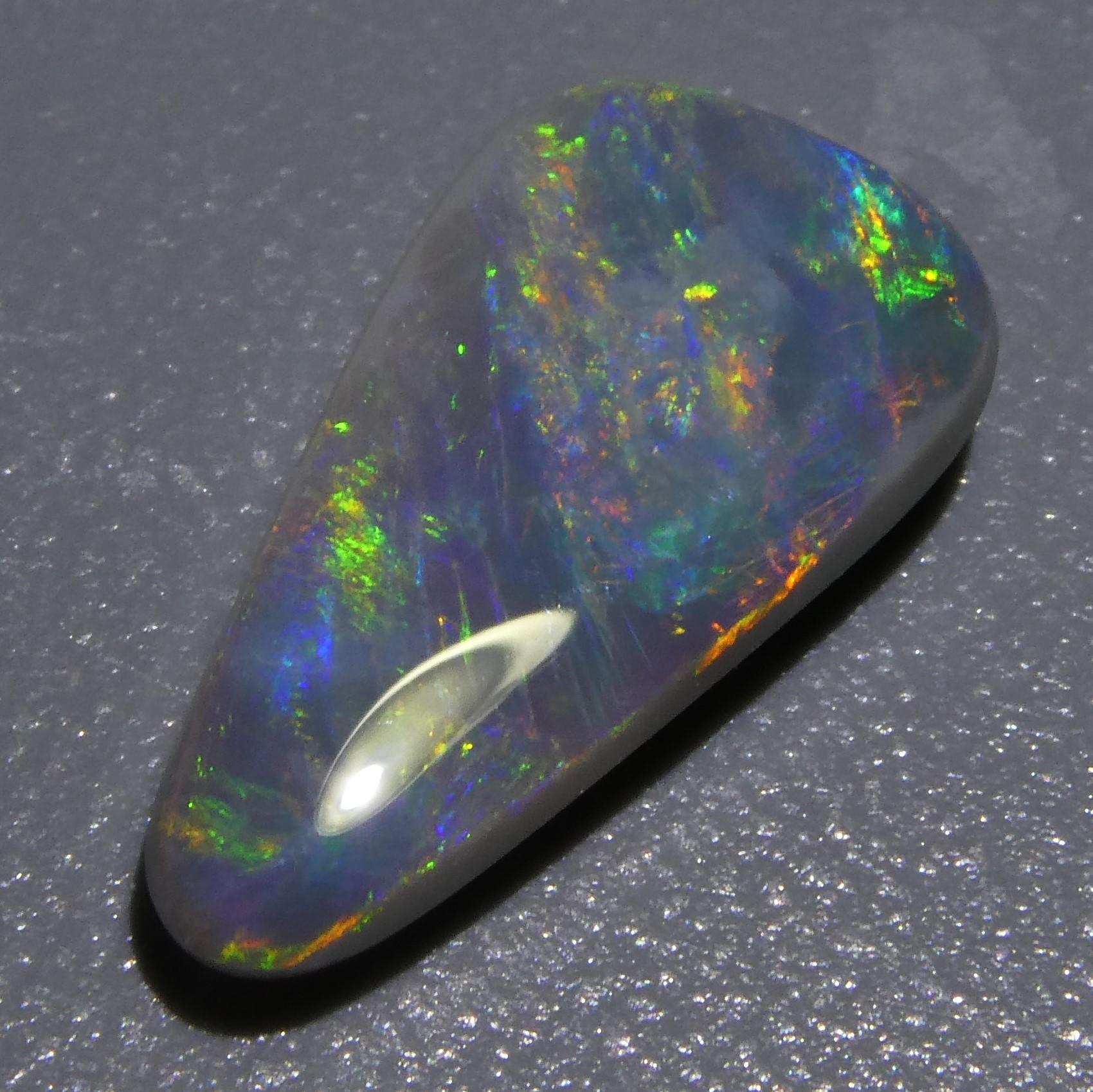 2.07ct Triangular Cabochon Black Opal GIA Certified Australia In New Condition In Toronto, Ontario