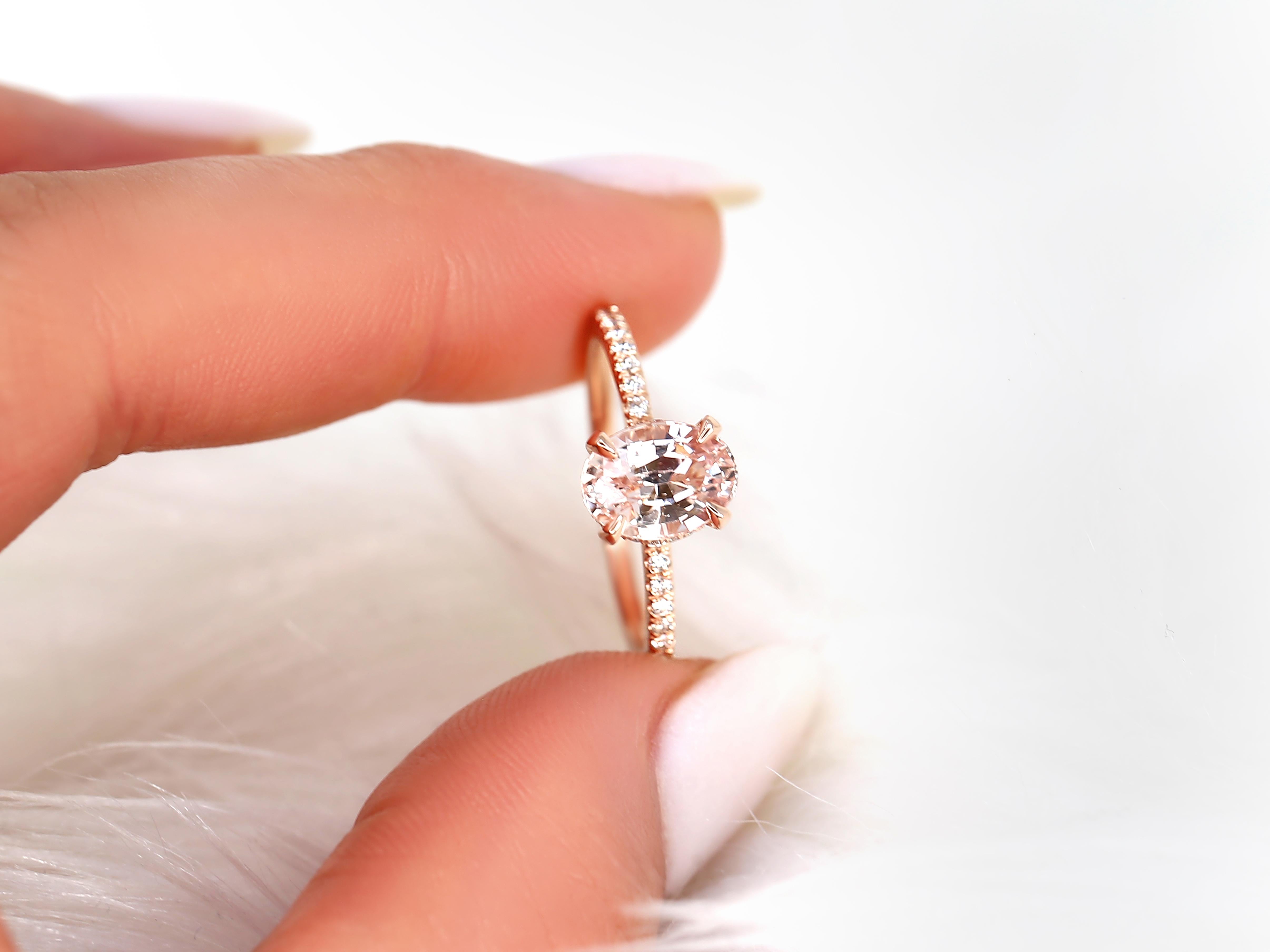 2.07ct Viviana 14kt Peach Sapphire Diamond Hidden Halo Ring (bague à halo caché) en vente 3