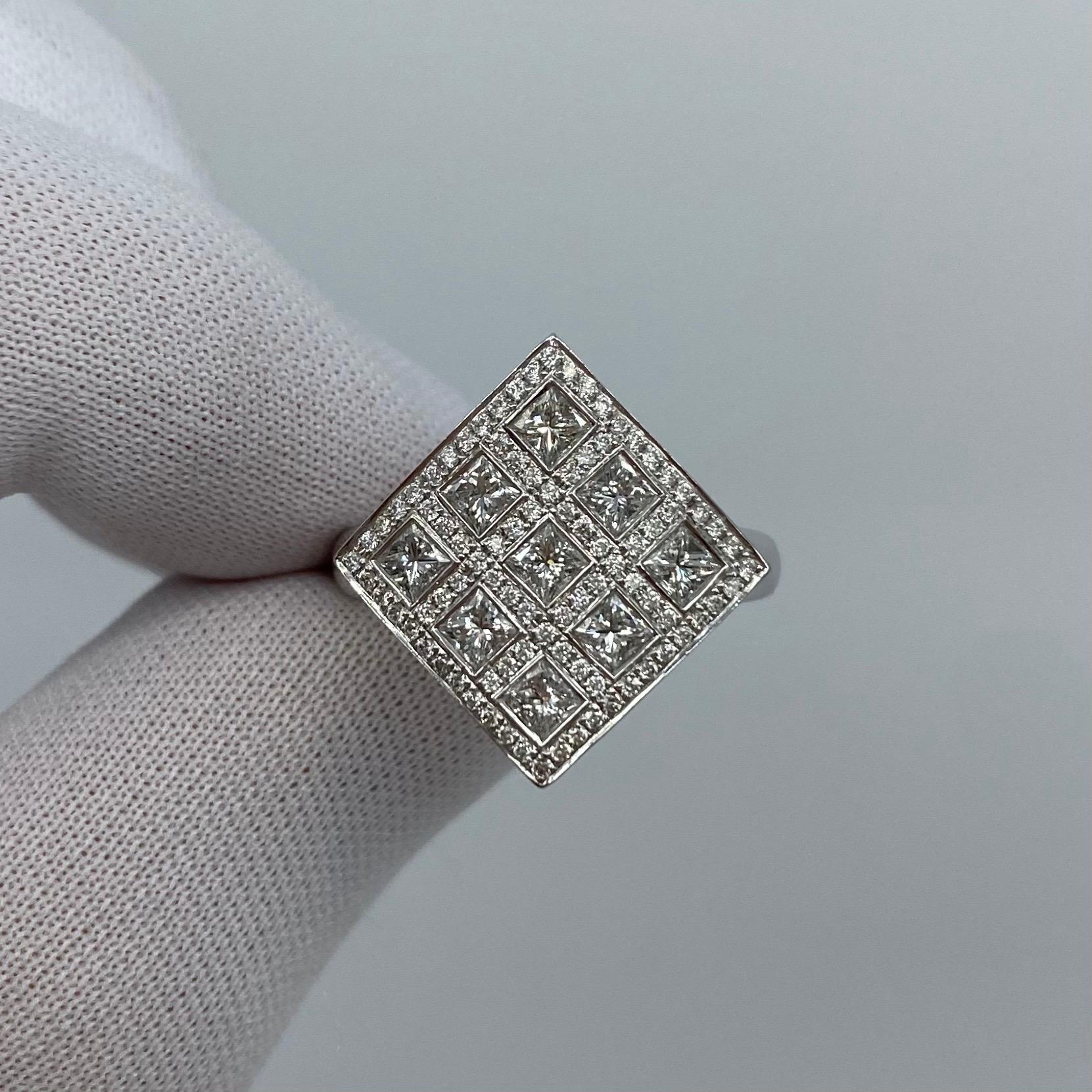 Bague grappe de diamants de style Art déco en or blanc 18 carats taille princesse de 2,08 carats en vente 4