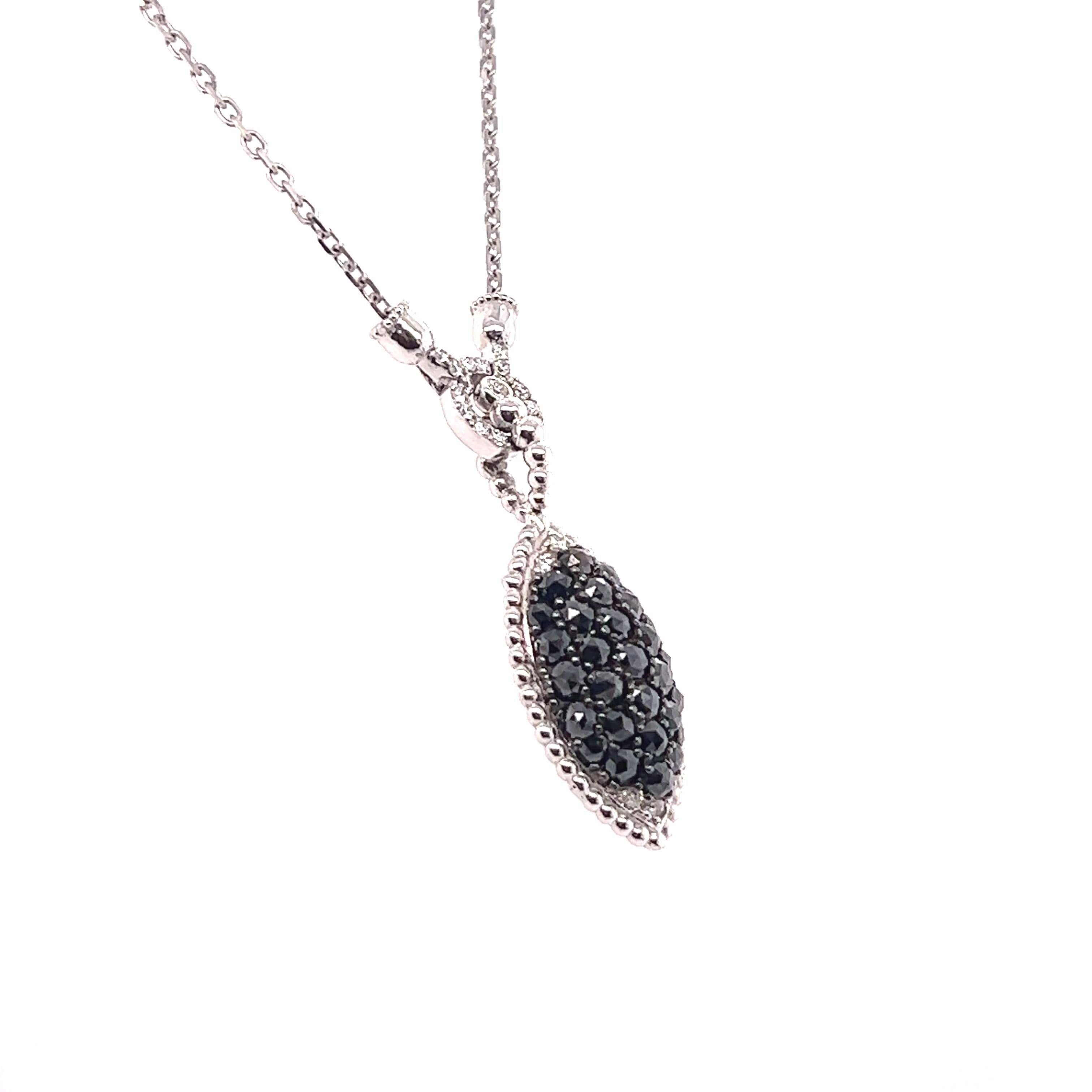 Collana a catena con diamante nero da 2,08 carati e diamante bianco in oro bianco da 14 carati In condizioni Nuovo in vendita a Los Angeles, CA