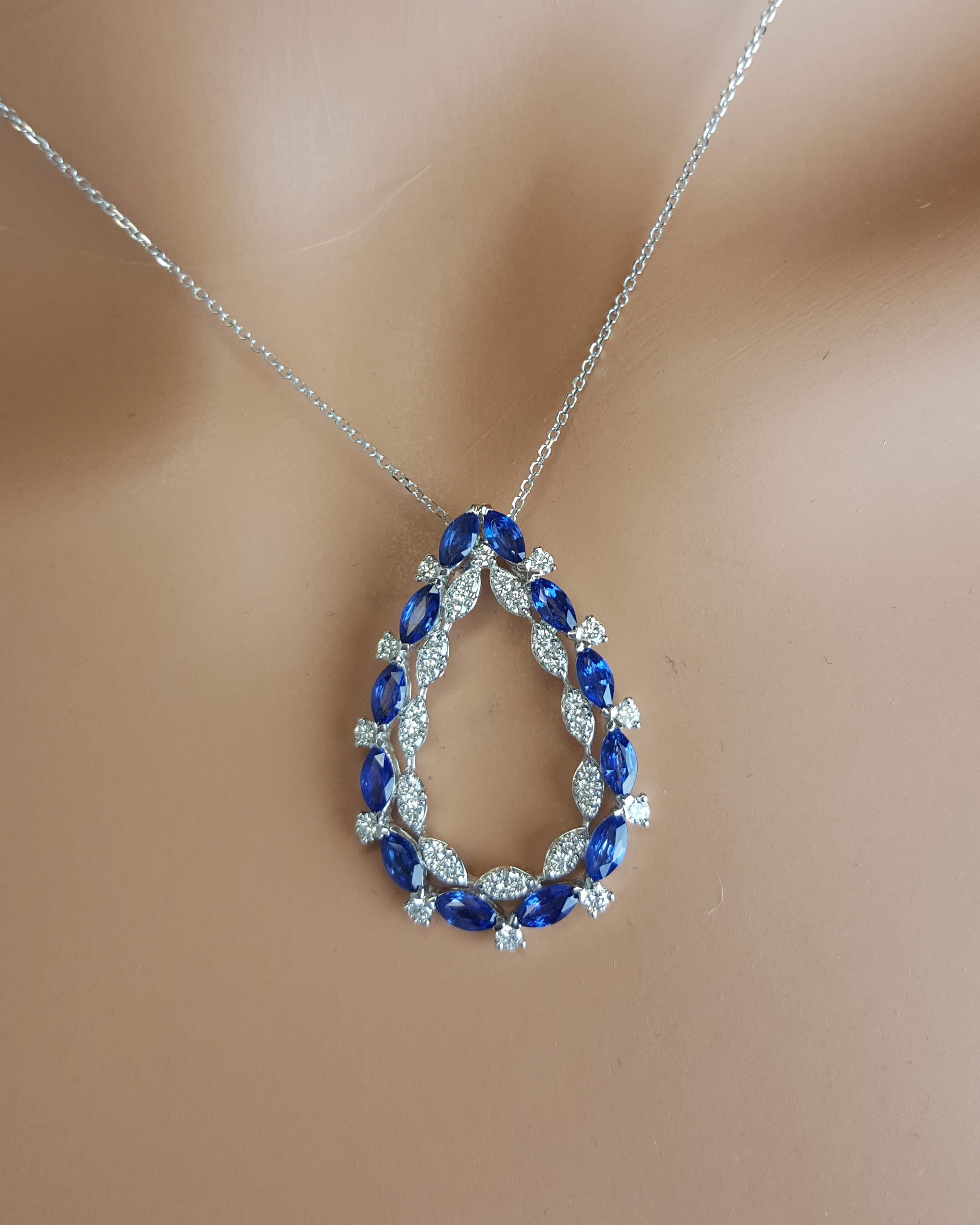 Women's 2.08 Carat Marquise Cut Blue Sapphire and Round Natural Diamond Pendant ref1822 For Sale