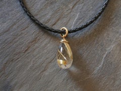 Collar Colgante de Cuarzo Rutilado de 20,8 Quilates en Oro de 18k by Alexander Leyser