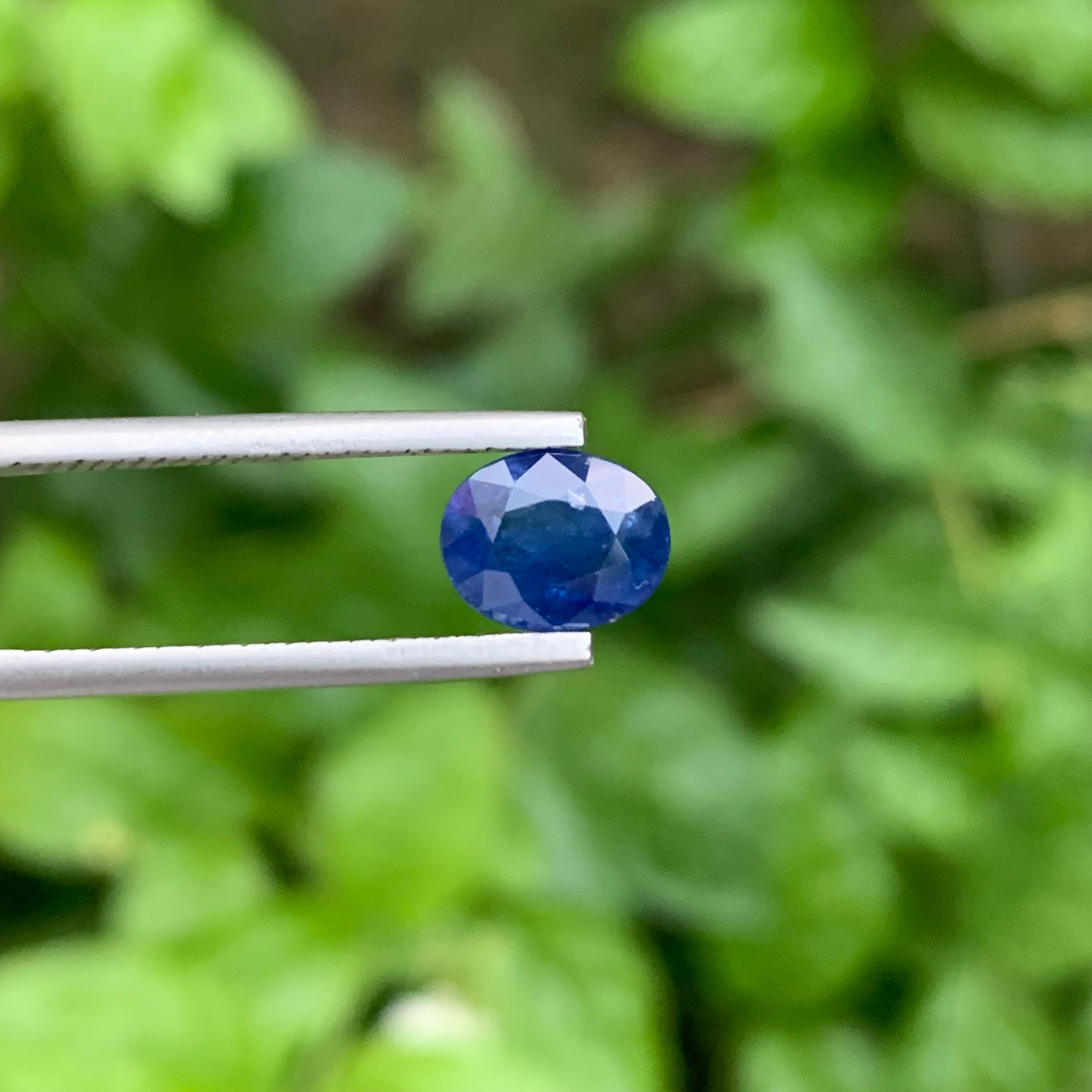 2.08 Carat Stunning Certified Loose Sapphire Oval Shape Gem For Jewellery In New Condition For Sale In Peshawar, PK