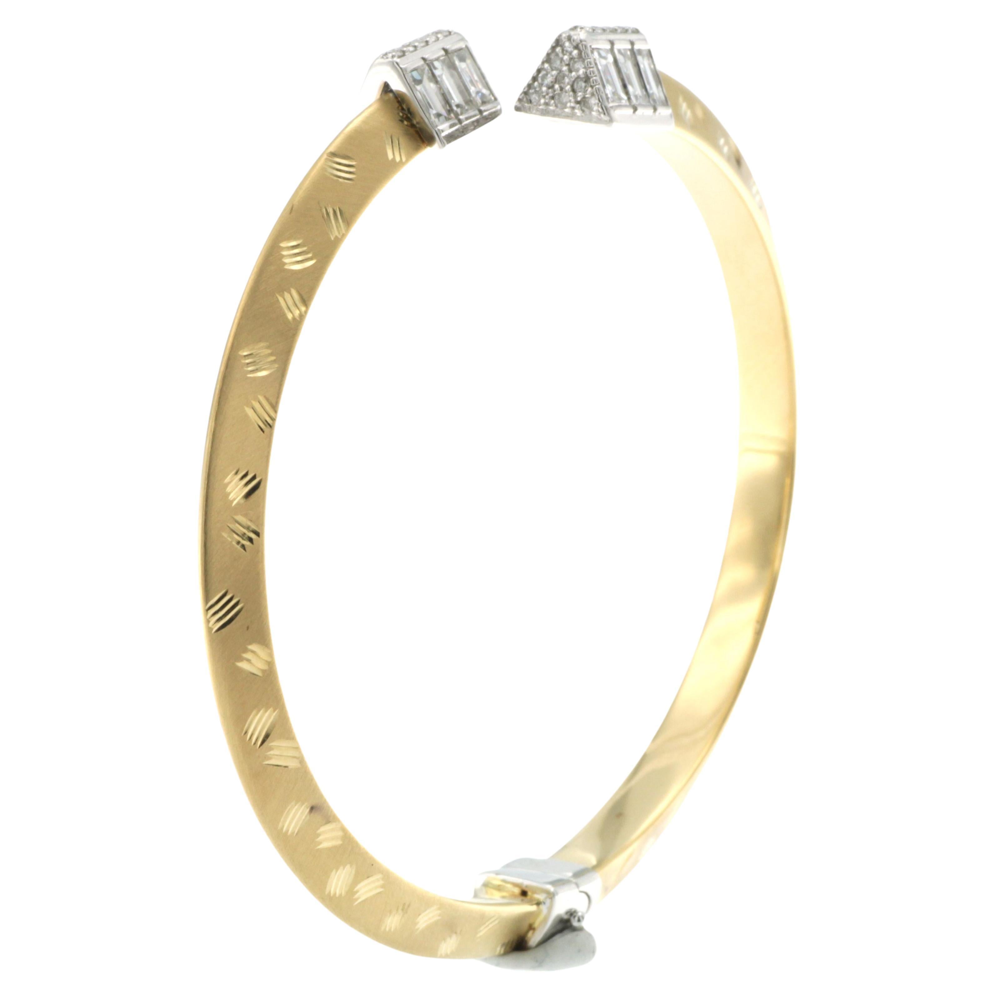 2.08 Carat Taper Diamond Bangle in 18 Karat Yellow Gold For Sale