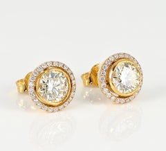 2.08 Ct Diamond Solitaire Target Stud Earrings 18 KT gold
