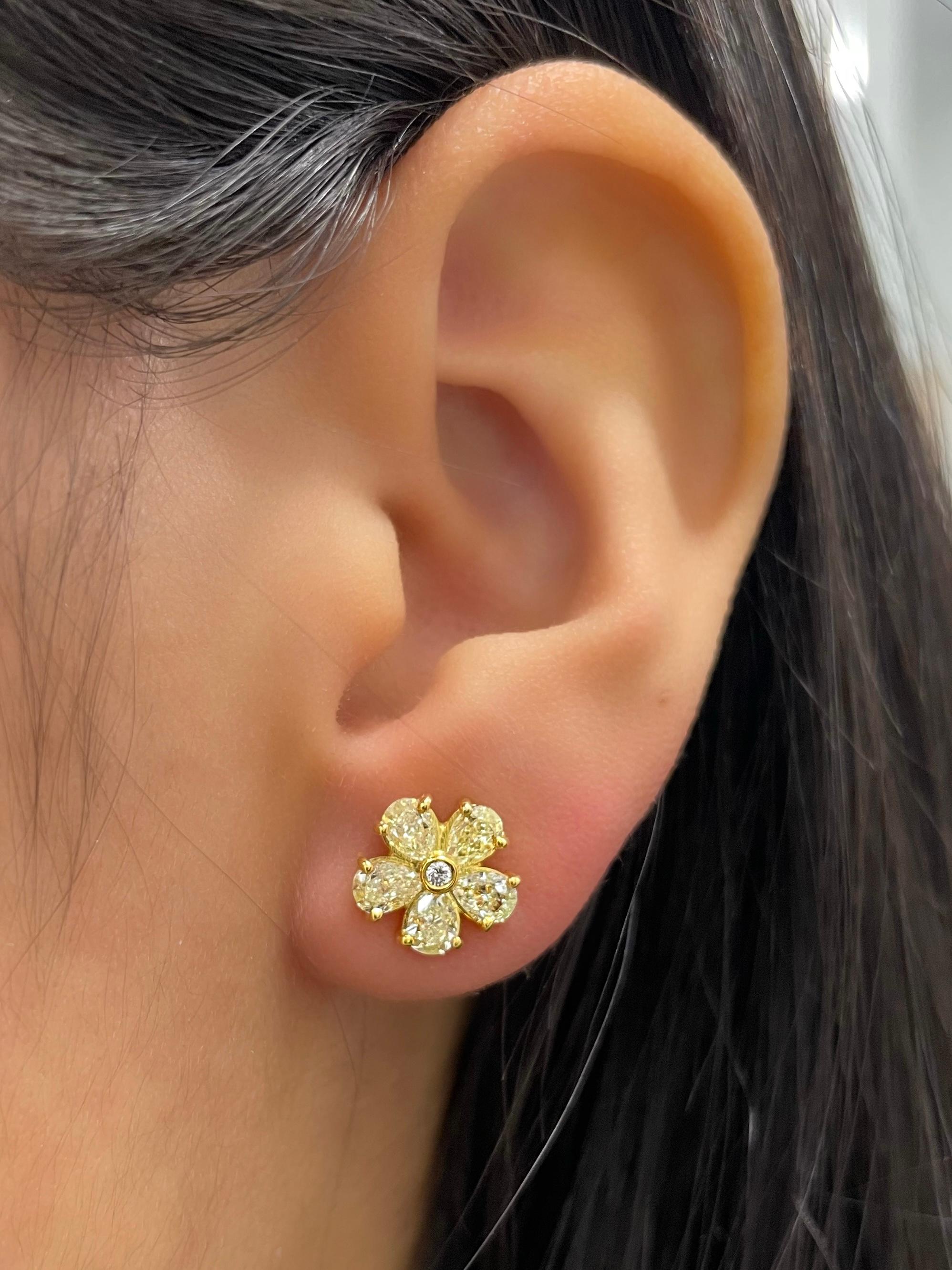 Taille poire Boucles d'oreilles diamant jaune naturel de 2,08 carats en vente