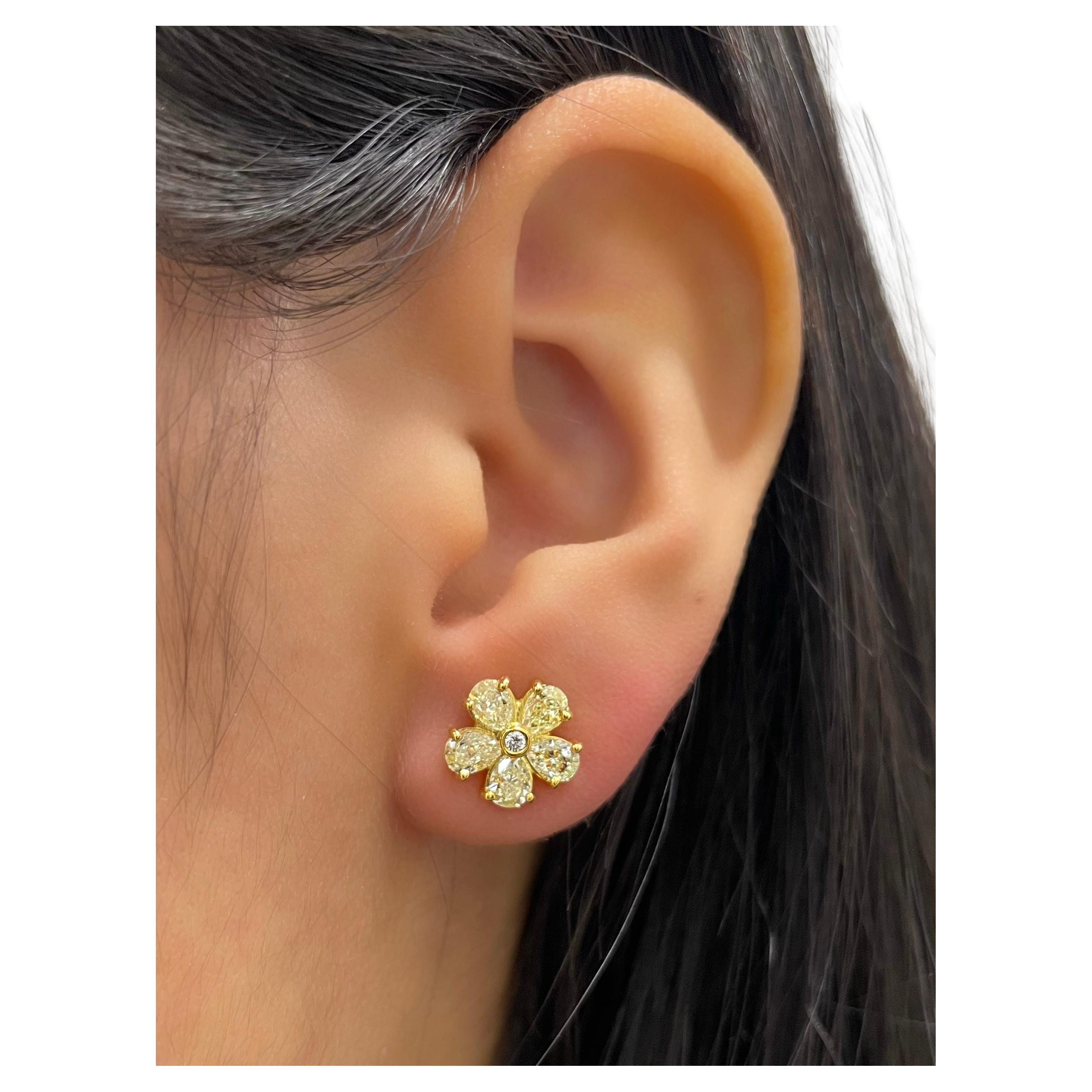 2.08 Ct Natural Yellow Diamond Earrings For Sale