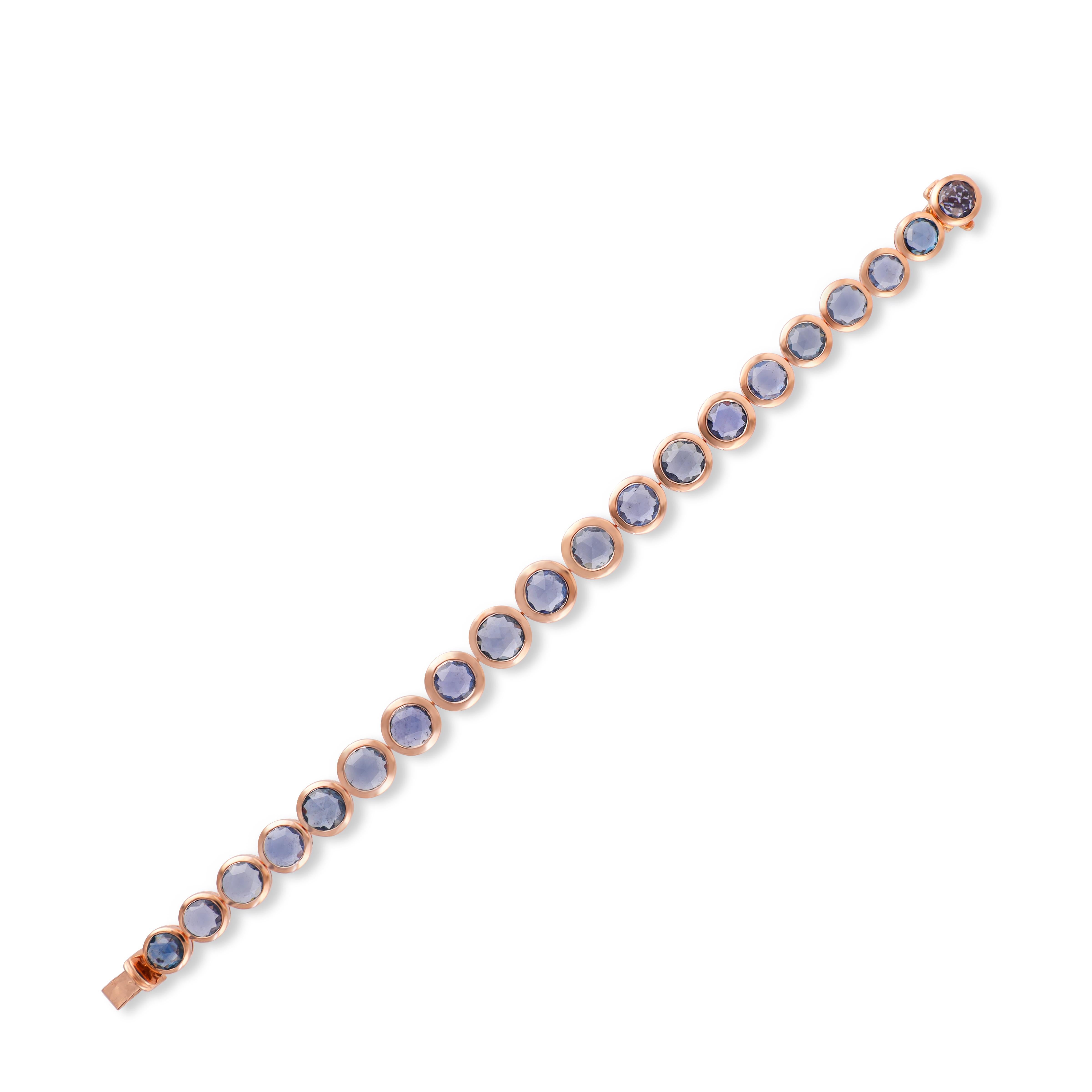 Modernist 20.80 Carat Clear Sapphire Colse setting Bracelet in 18k Rose Gold For Sale