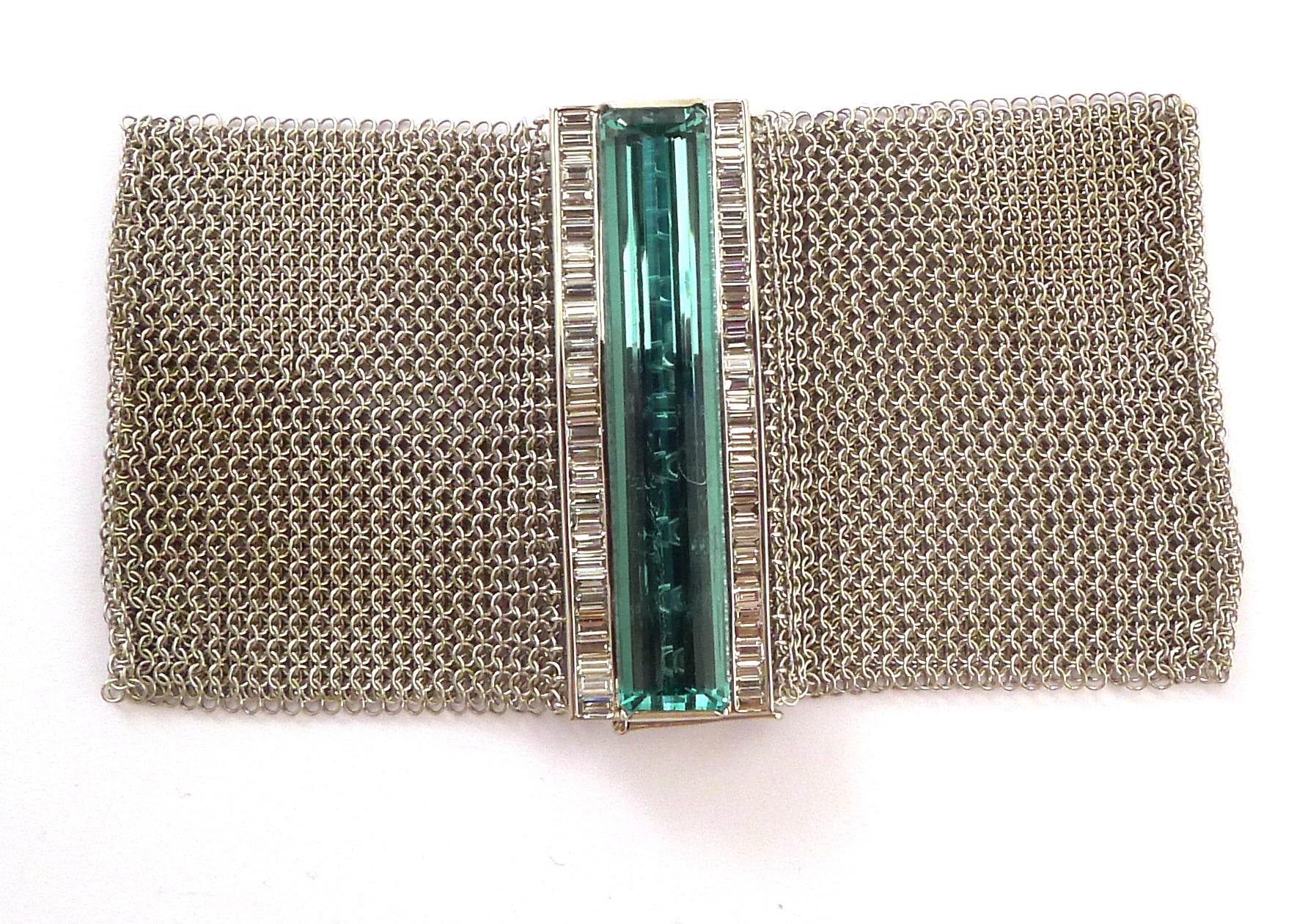 20.80 Carat Emerald and 18 Karat Gold Mesh Bracelet from an Antique Evening Bag In Excellent Condition For Sale In Geneva, Geneva