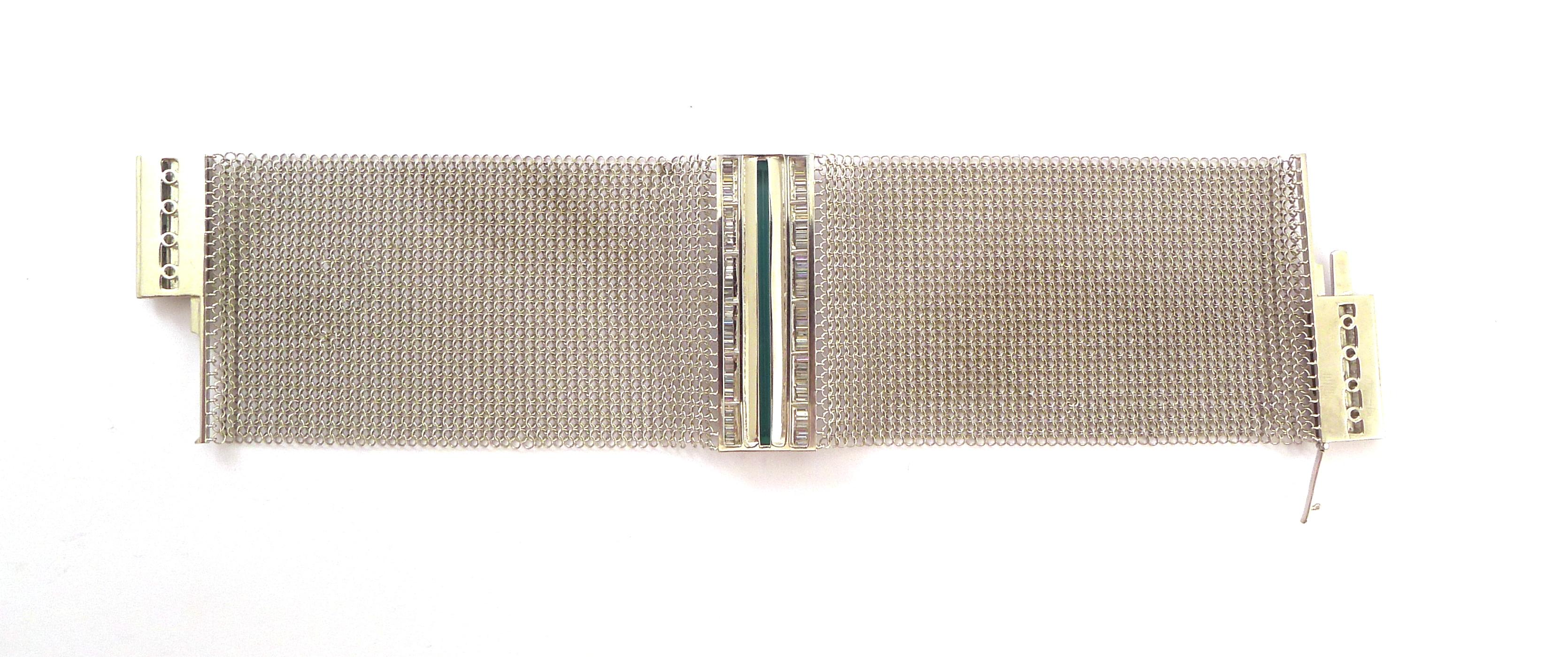 Women's or Men's 20.80 Carat Emerald and 18 Karat Gold Mesh Bracelet from an Antique Evening Bag For Sale
